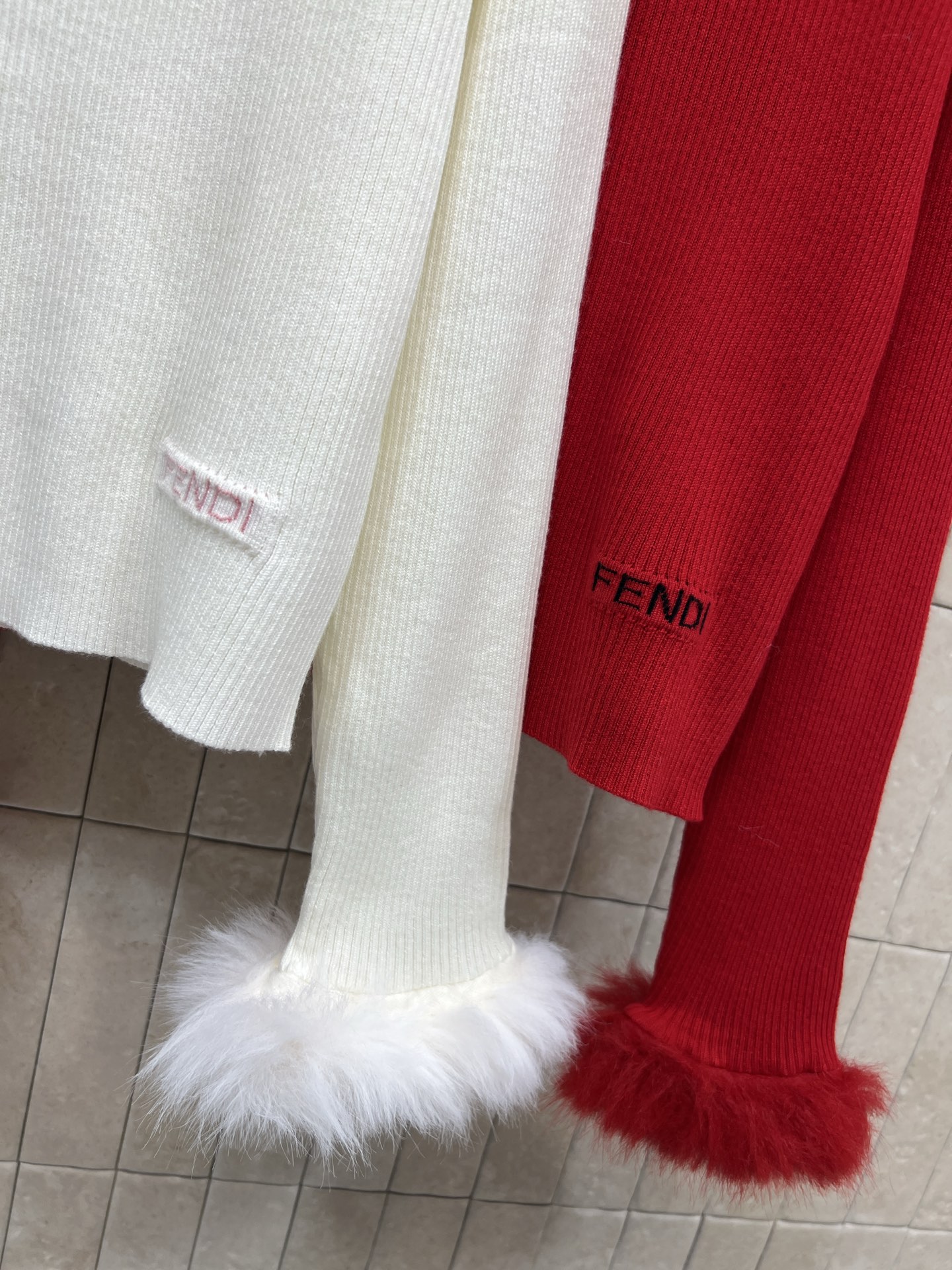 FD家 25秋冬新款 羊毛针织翻领开衫 柔软保暖 翻领+短款剪裁 优雅又时髦 袖口毛绒绒点缀 俏皮感满分