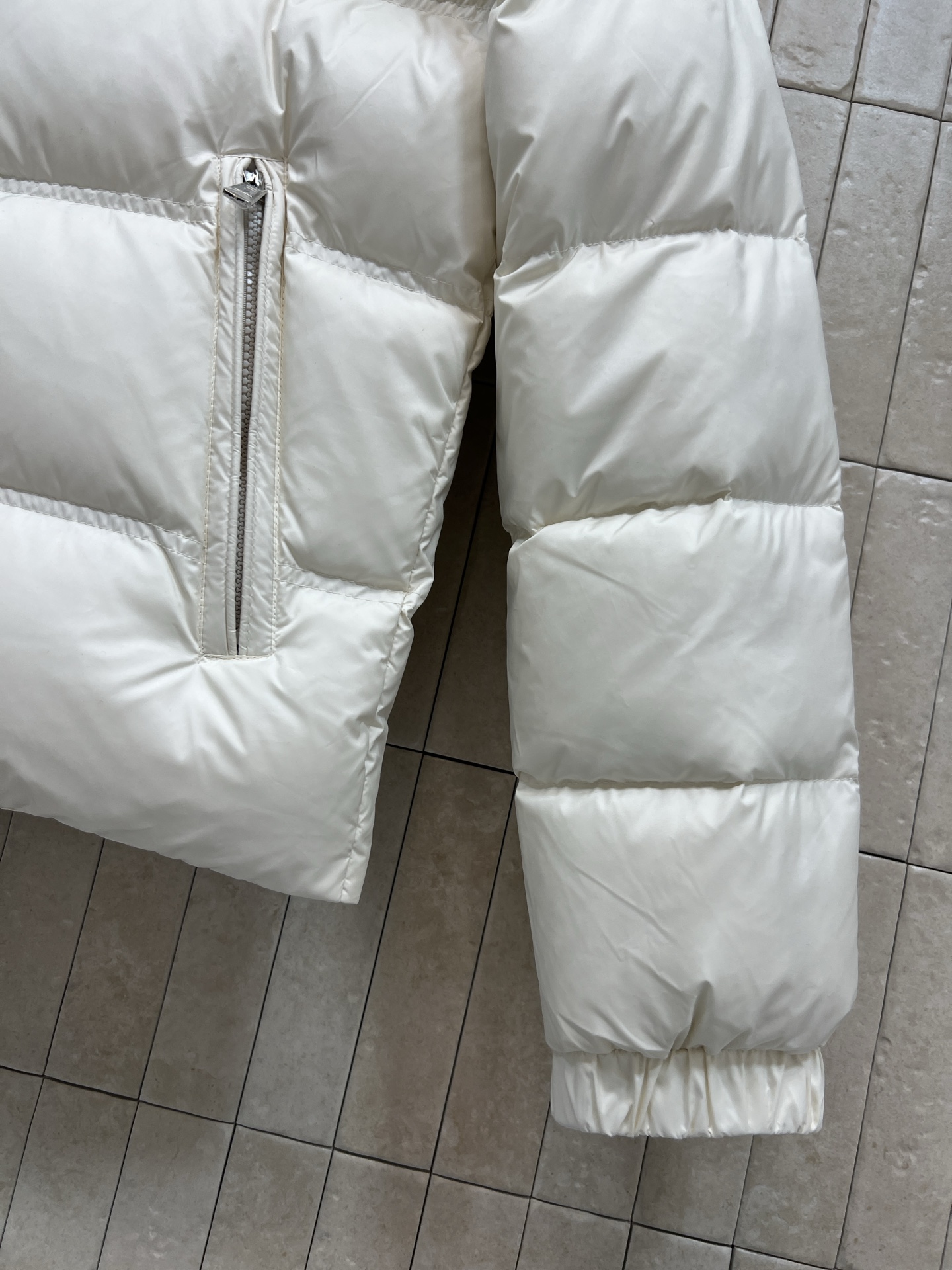 MO家 25秋冬新款 立领羽绒服 简约利落 适合商务or休闲场合 高品质防风防水面料+高蓬松羽绒填充 保