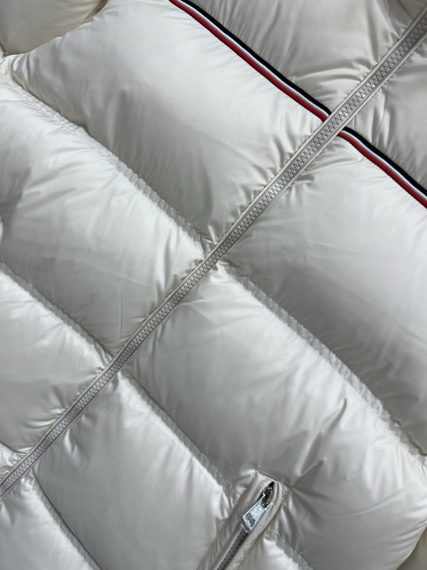 MO家 25秋冬新款 立领羽绒服 简约利落 适合商务or休闲场合 高品质防风防水面料+高蓬松羽绒填充 保