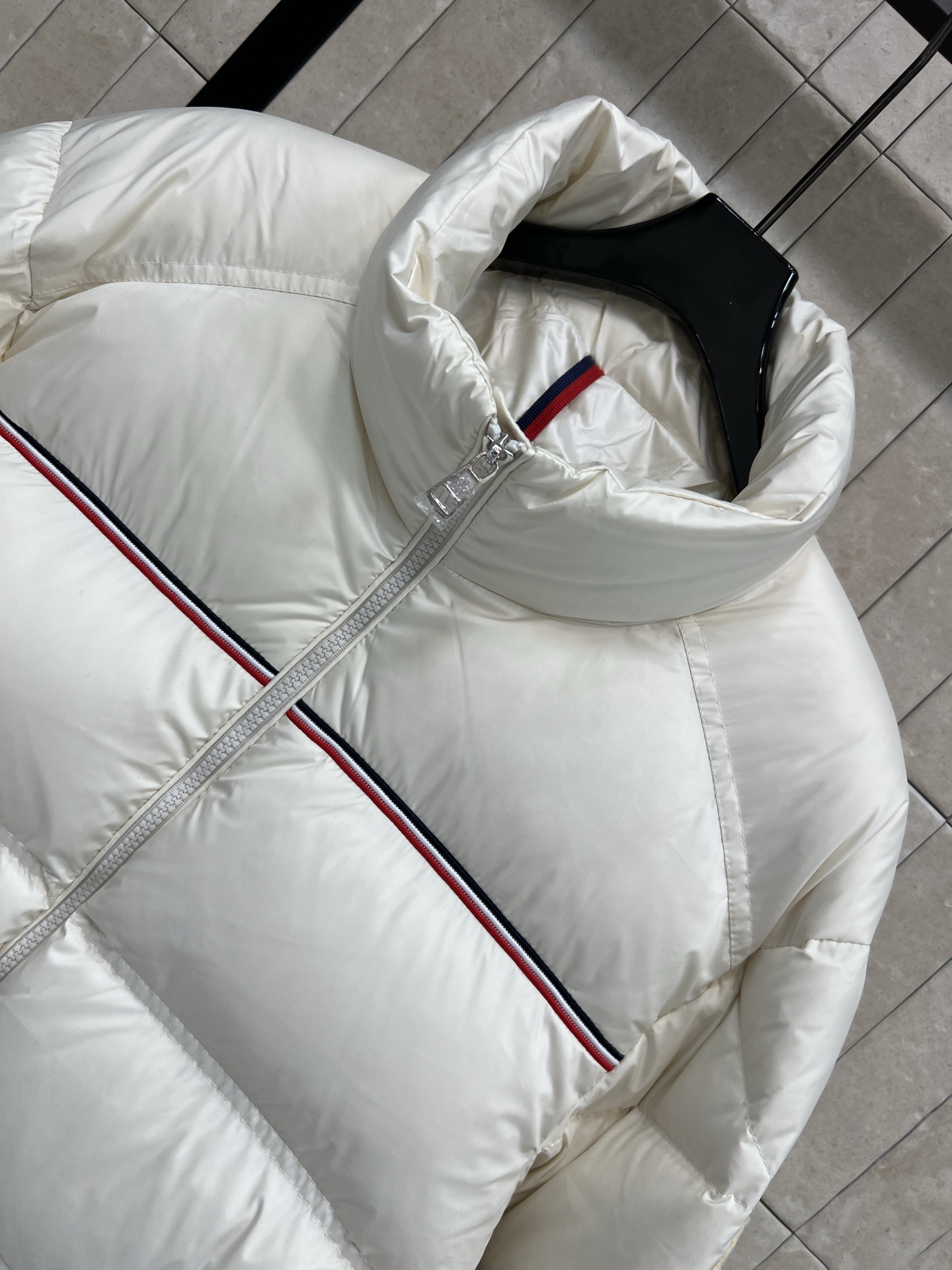 MO家 25秋冬新款 立领羽绒服 简约利落 适合商务or休闲场合 高品质防风防水面料+高蓬松羽绒填充 保