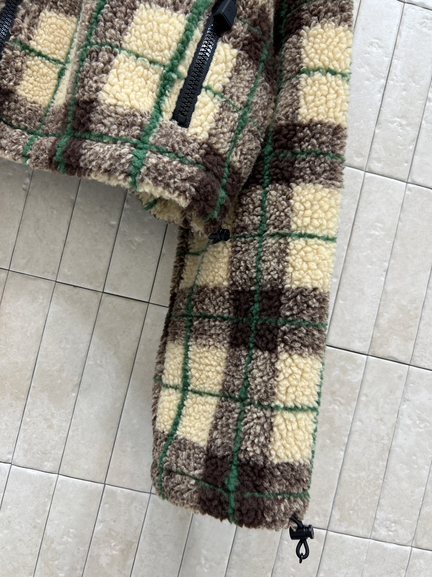 MIU家 25秋冬新款 格纹泰迪绒短款外套 低饱和棕绿米色格纹 复古又温柔 泰迪绒材质超柔软 秋冬穿超暖