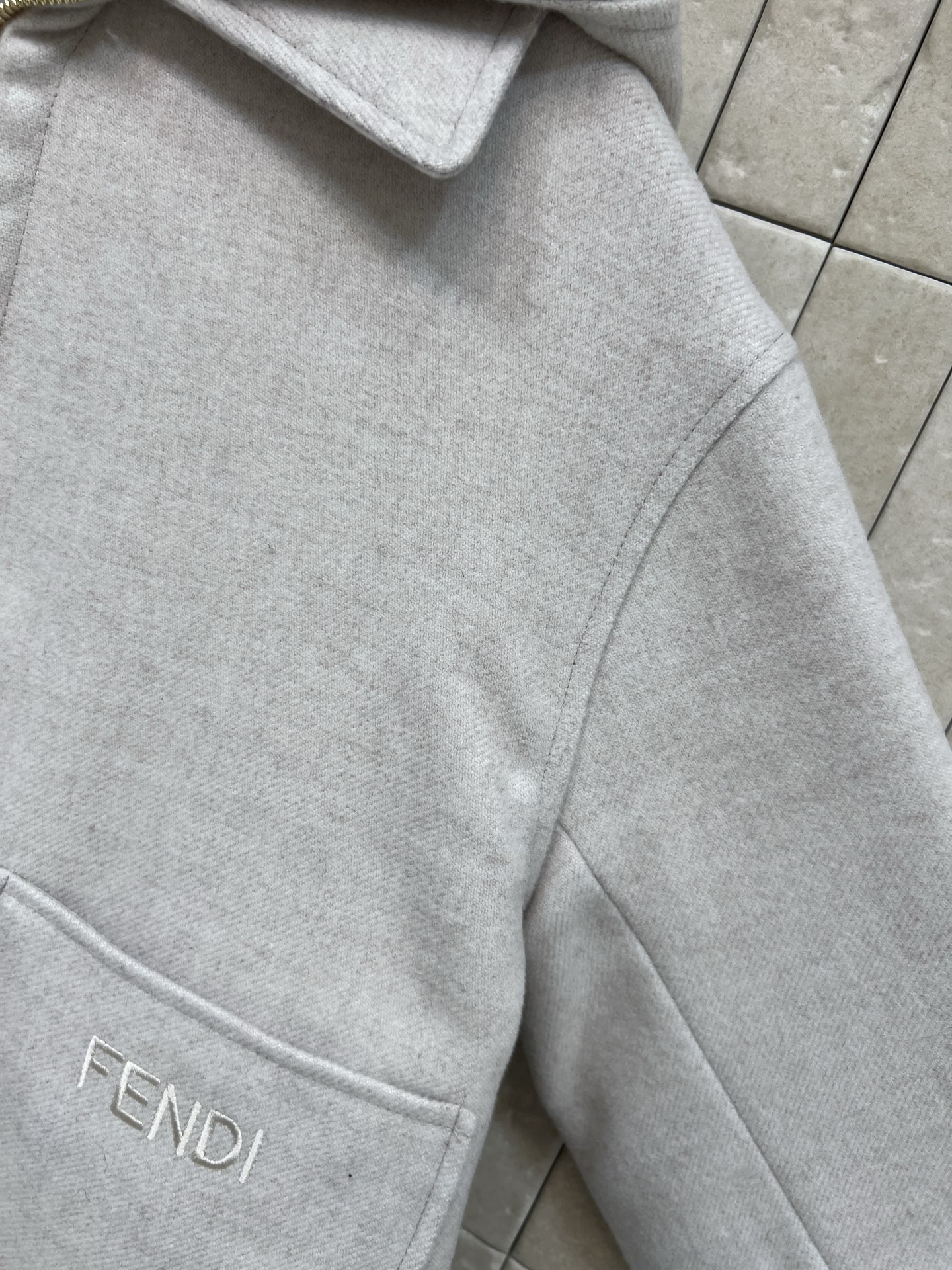 FD家 25秋冬新款 羊毛双面外套 连帽可拆卸设计 采用高品质羊毛 柔软又保暖 秋冬穿超合适！内里是经典