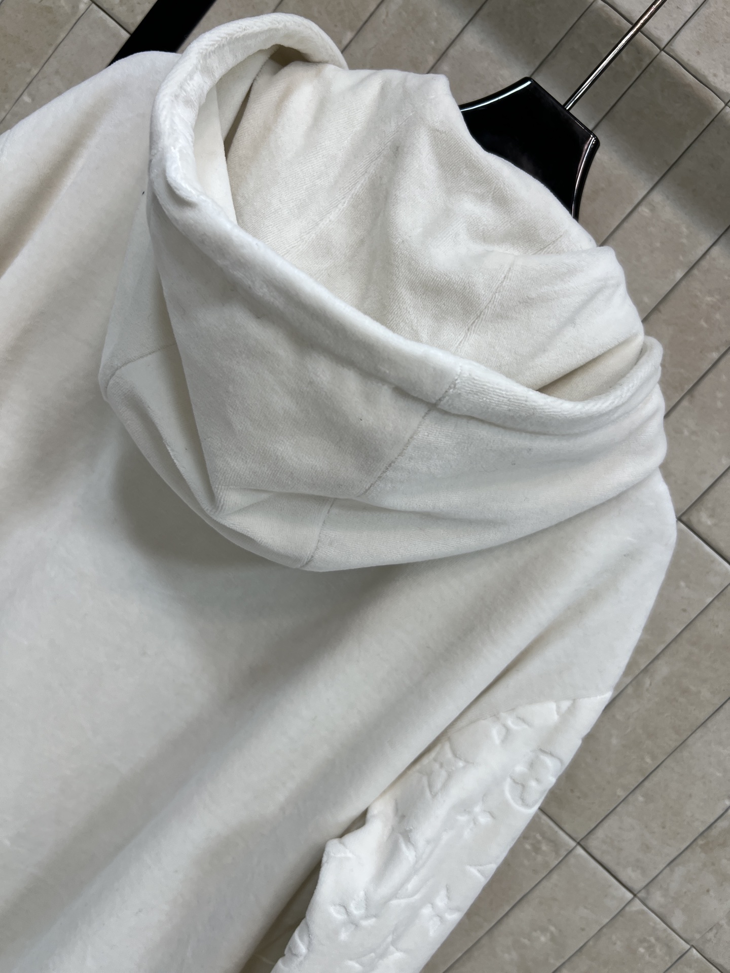 L家 25秋冬新款 老花拼接连帽卫衣 经典老花图案+高品质棉料 柔软又保暖 秋冬穿超舒服！拉链设计方便穿