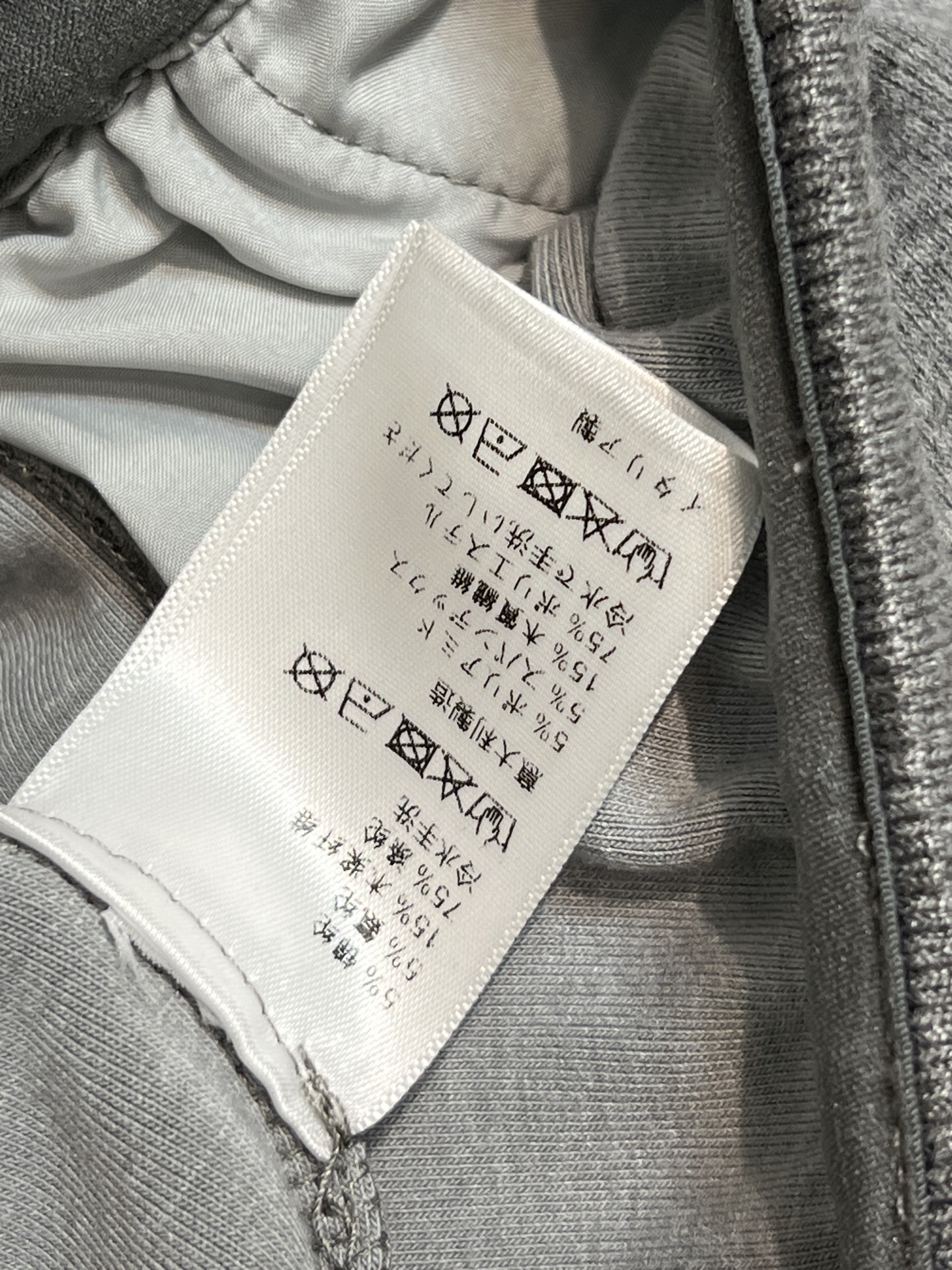 LW家 25秋冬新款 logo刺绣休闲卫裤 宽松直筒设计+抽绳松紧腰 适合各种身材 裤口袋有品牌logo