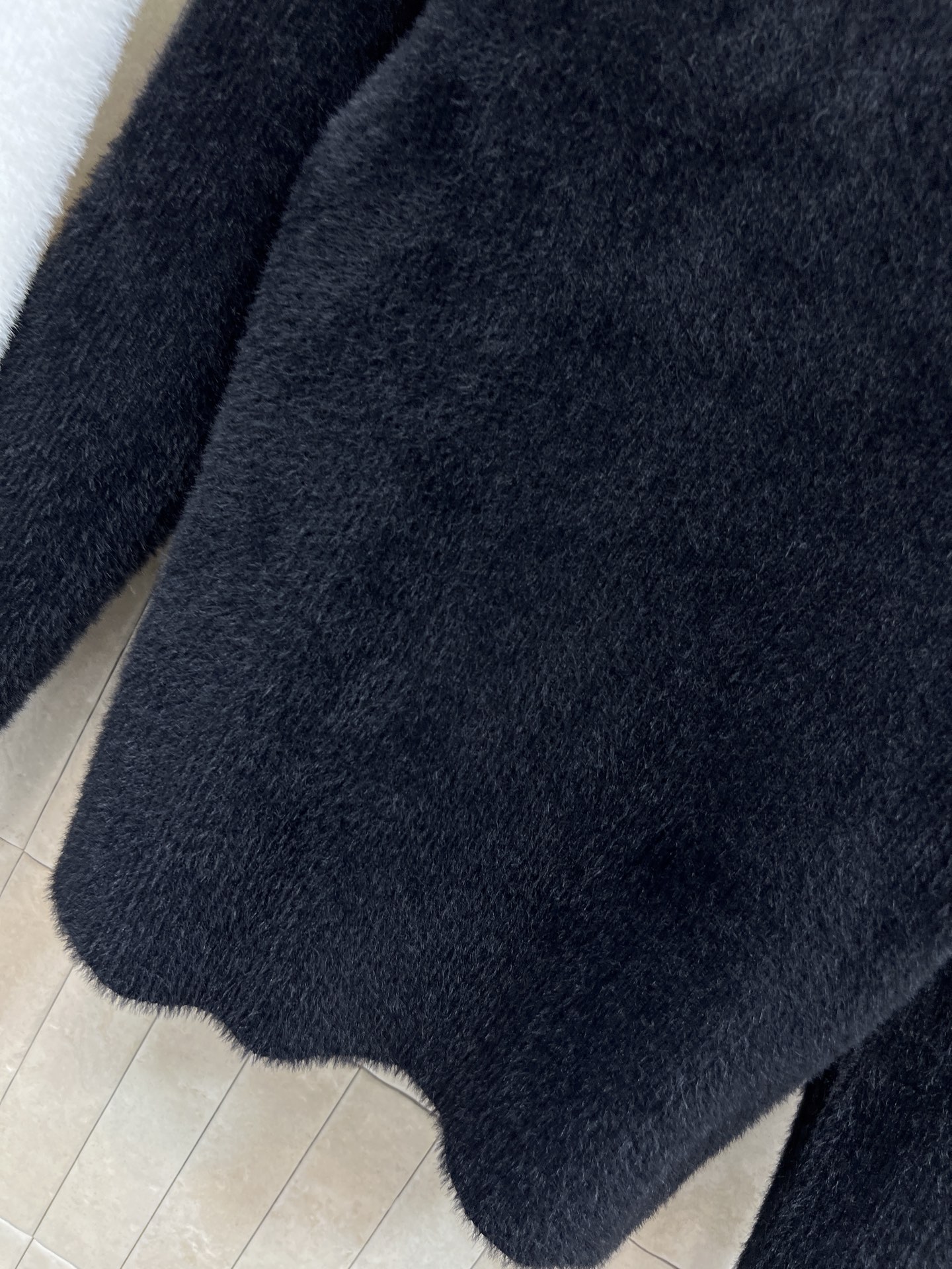 G家 25秋冬新款 羊毛针织高领毛衣 采用柔软针织面料 触感舒适又保暖 秋冬穿超合适！圆领设计+红绿撞色