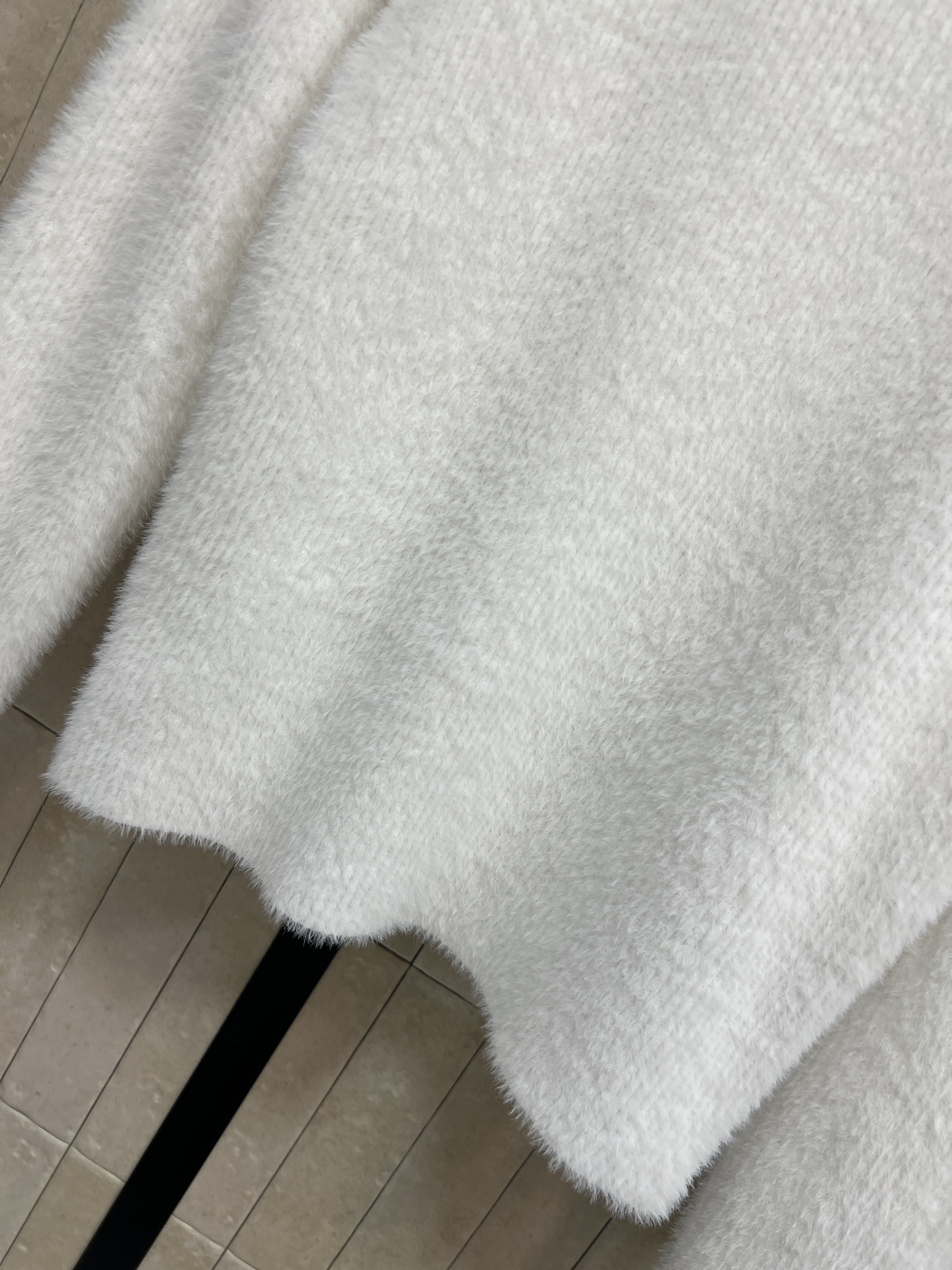 G家 25秋冬新款 羊毛针织高领毛衣 采用柔软针织面料 触感舒适又保暖 秋冬穿超合适！圆领设计+红绿撞色