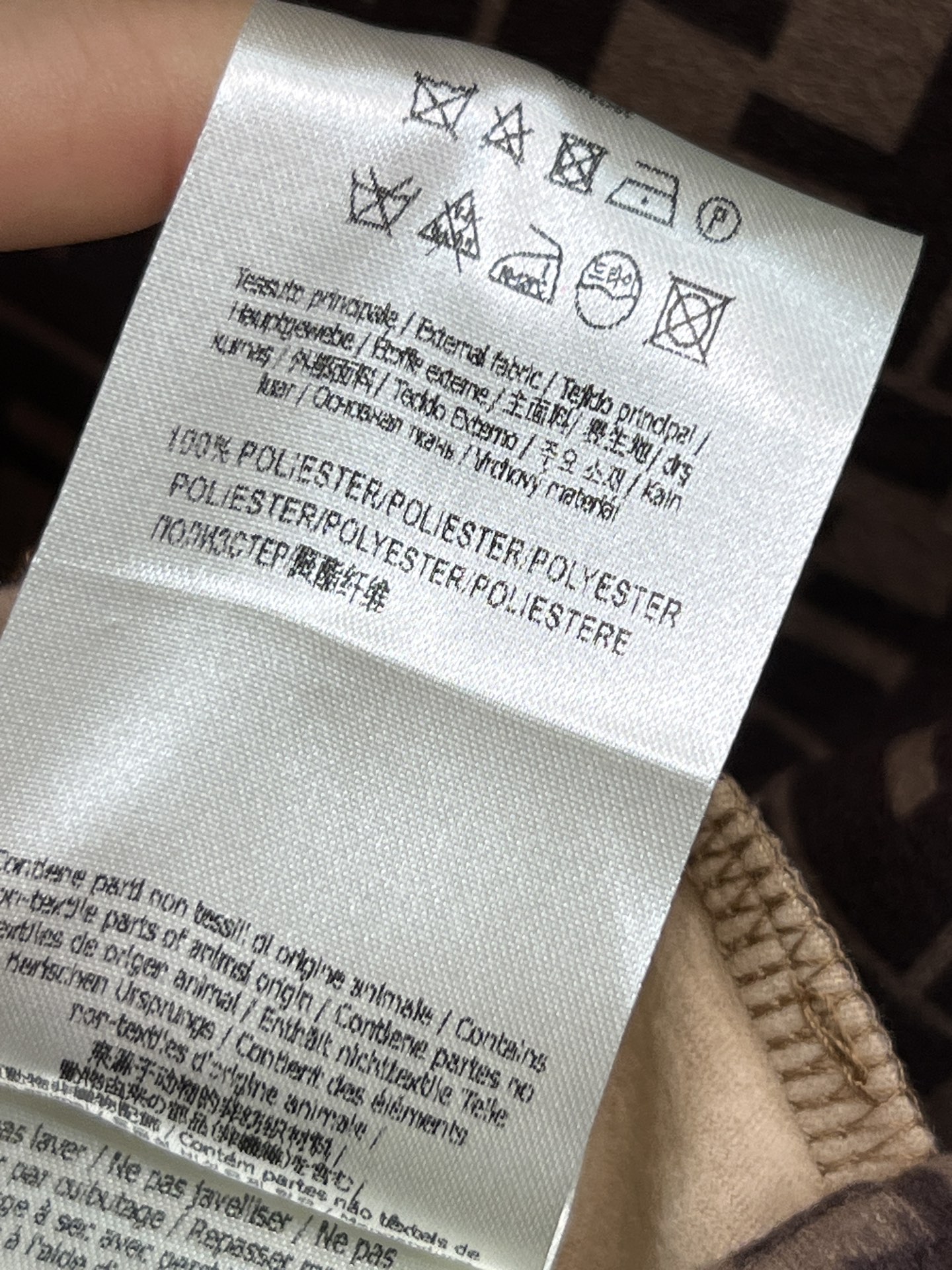 FD家 25秋冬新款 双F老花加绒打底衫 棕色系提花设计 品牌辨识度超高！柔软弹力加绒面料 穿着舒适又修