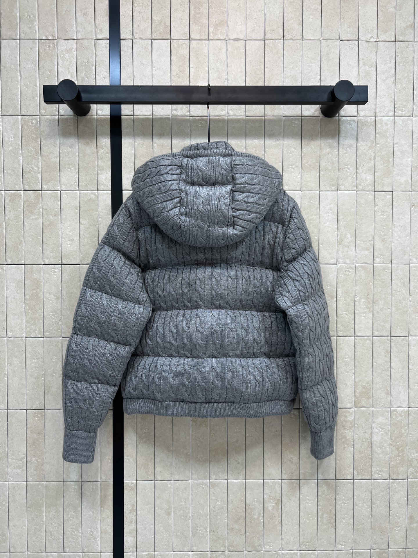 拉夫劳伦 25秋冬新款 绞花针织连帽羽绒服 可拆卸连帽立领设计 外层是针织麻花提花设计 柔软有质感 轻盈