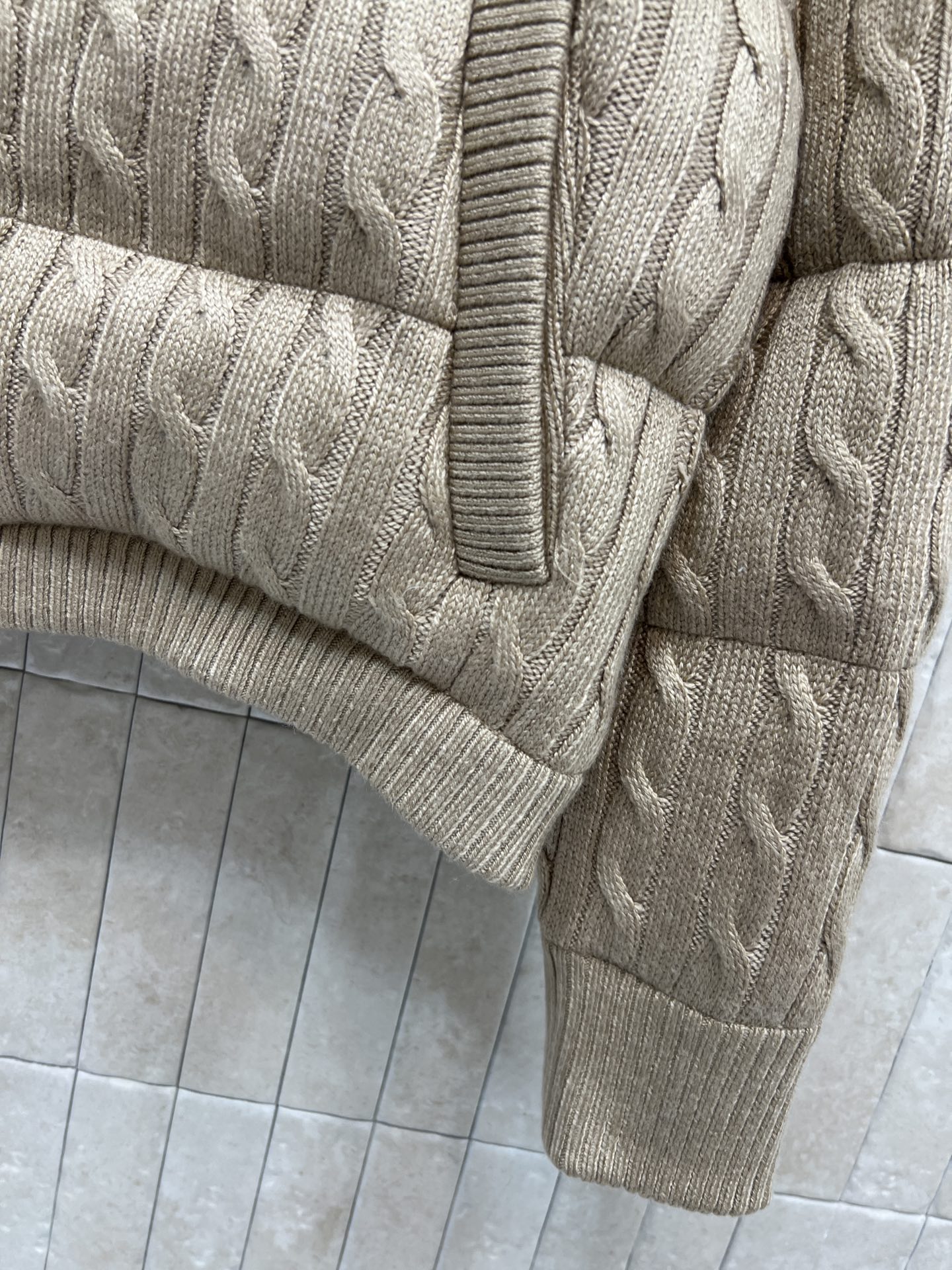 拉夫劳伦 25秋冬新款 绞花针织连帽羽绒服 可拆卸连帽立领设计 外层是针织麻花提花设计 柔软有质感 轻盈