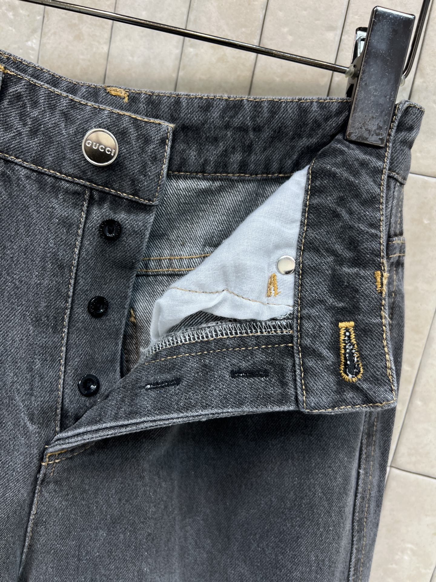 G家 26早春新款 高腰宽松直筒牛仔裤 经典深灰水洗牛仔布 复古感满满！裤型宽松 垂感好 修饰腿型超显瘦