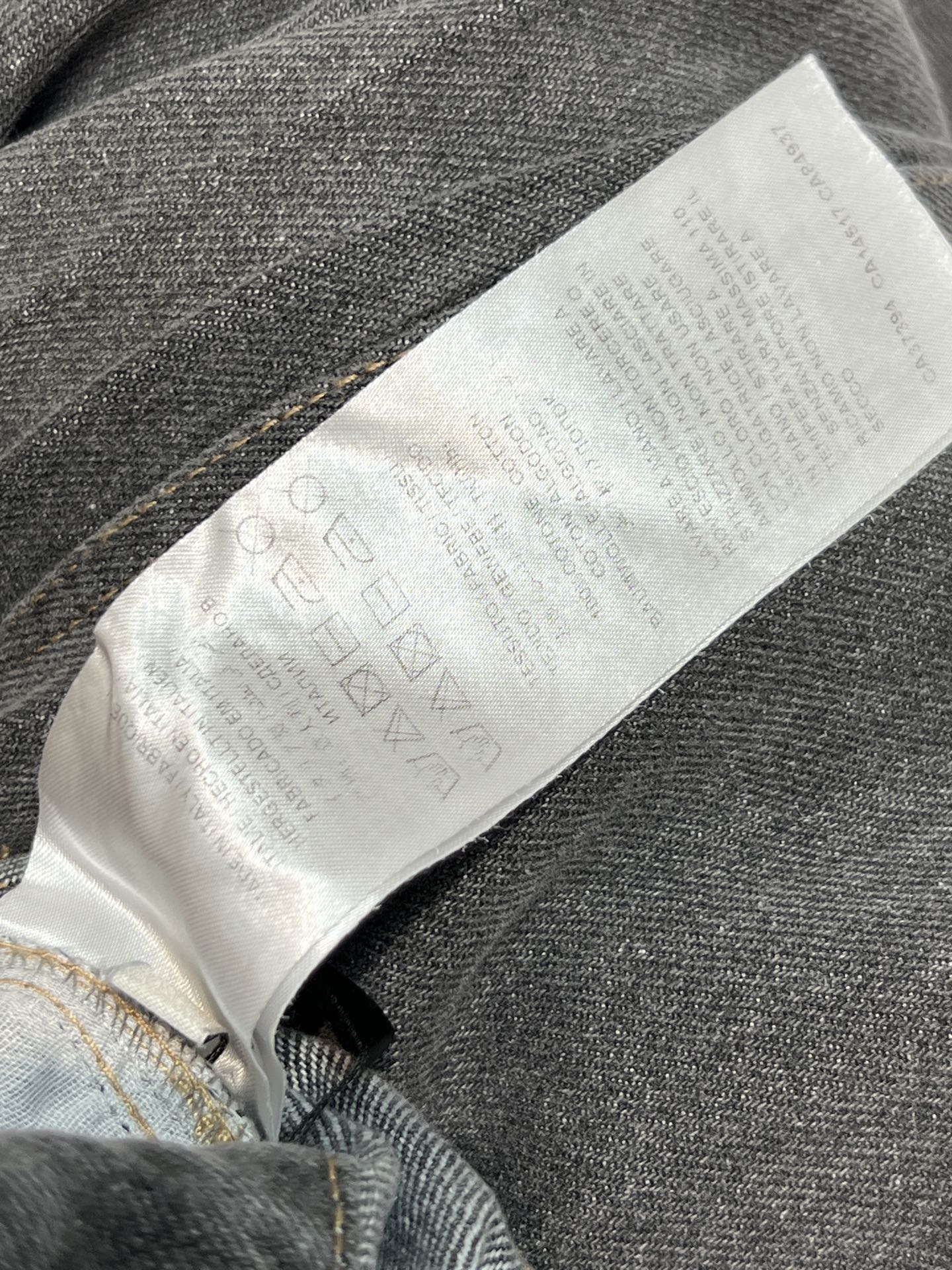 G家 26早春新款 高腰宽松直筒牛仔裤 经典深灰水洗牛仔布 复古感满满！裤型宽松 垂感好 修饰腿型超显瘦