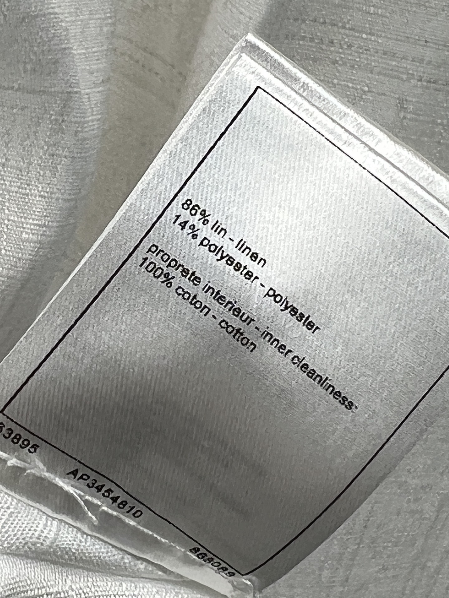 小香家 26早春新款 翻领露肩长袖白色衬衫 春秋季节穿着超合适！微宽松版型+金属纽扣 细节满分子 翻领露