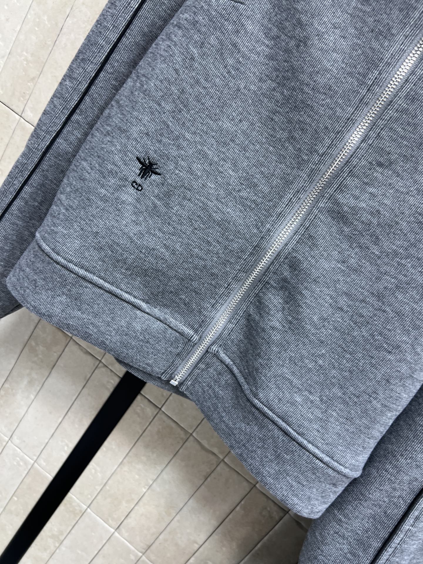 D家 25秋冬新款 字母织带运动休闲套装 一套休闲又时尚的运动套装 连帽拉链夹克+高腰双侧织带直筒裤 一