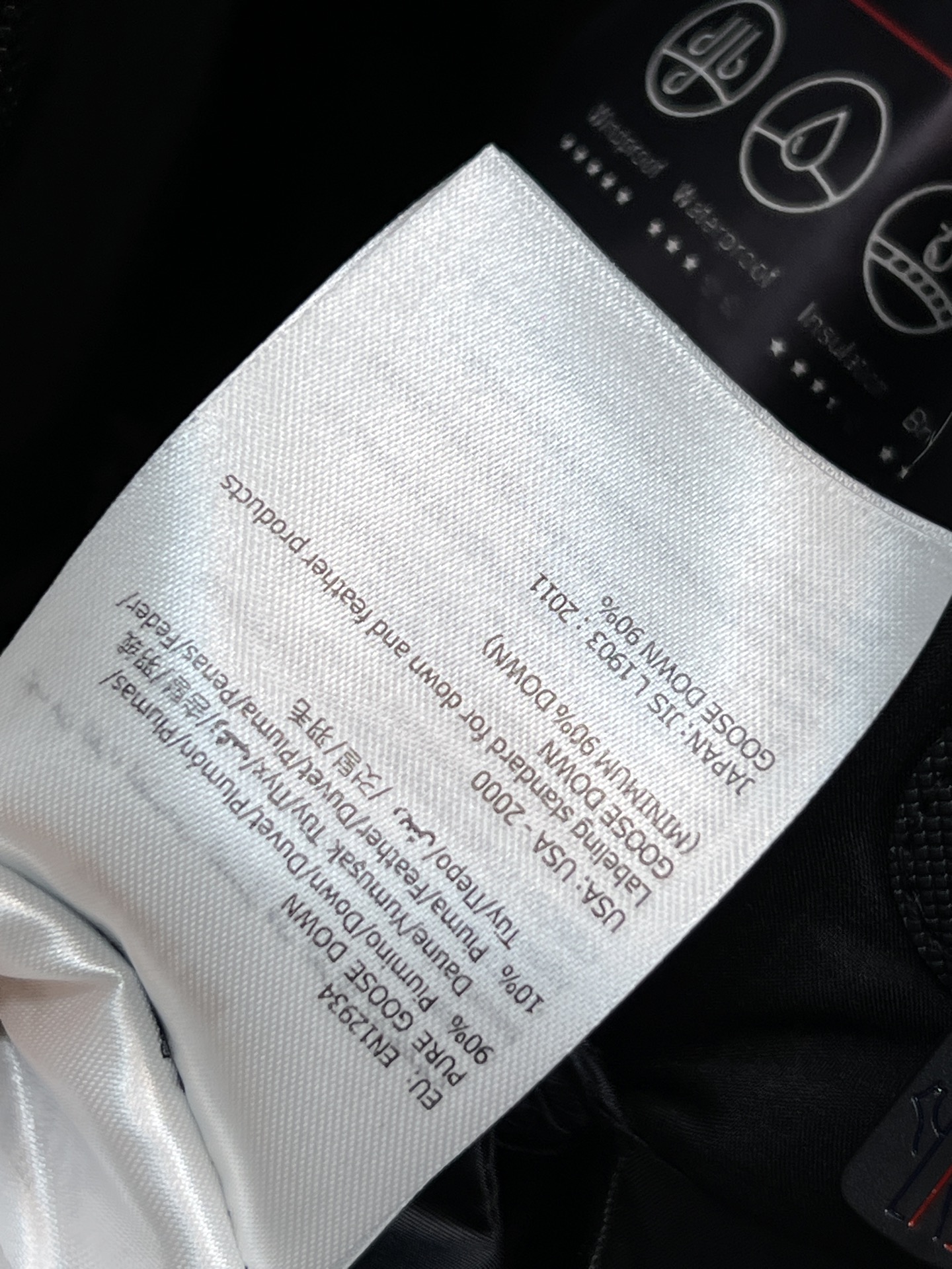 MO家 25秋冬新款 翻领收腰滑雪服外套 标志性大毛领+同色皮革腰带 轻松收束腰身 显瘦又有型！裁自富有