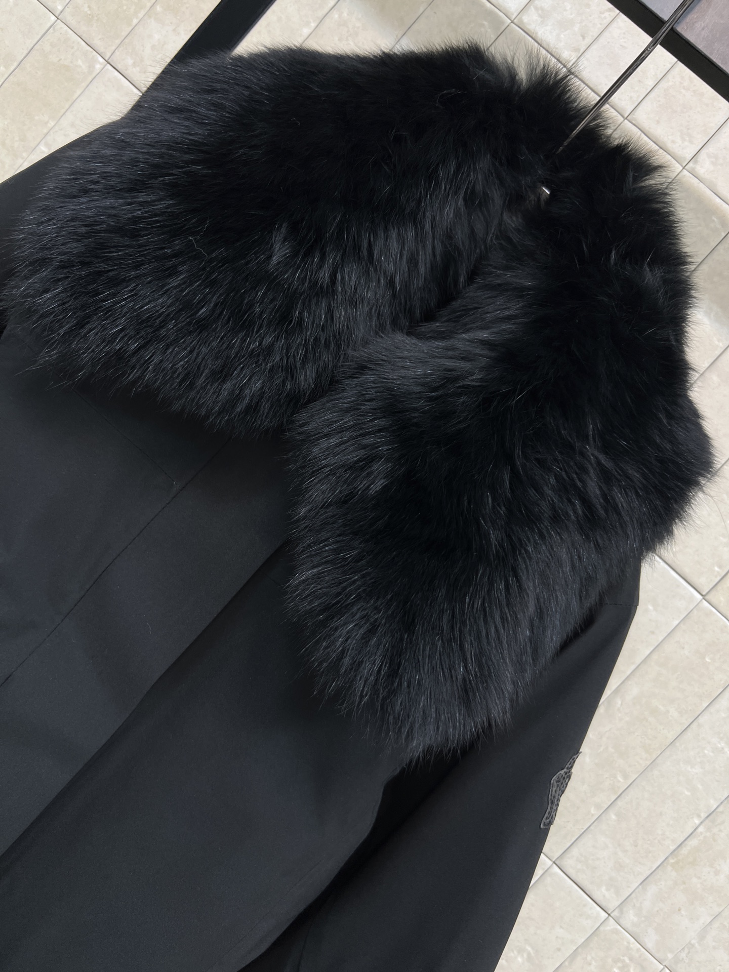 MO家 25秋冬新款 翻领收腰滑雪服外套 标志性大毛领+同色皮革腰带 轻松收束腰身 显瘦又有型！裁自富有