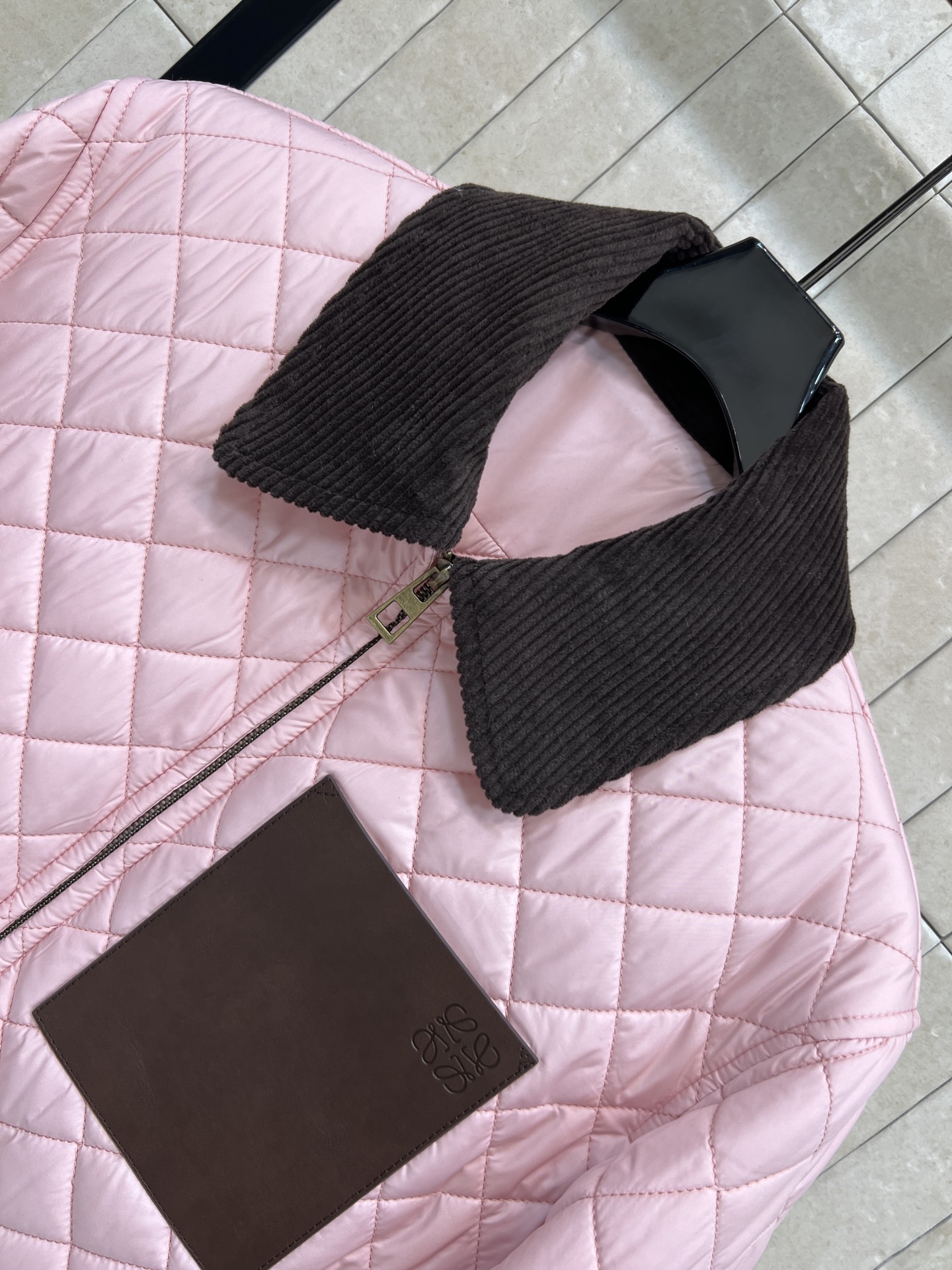 LW家 25秋冬新款 粉色菱格绗缝棉服 经典菱形绗缝+灯芯绒领口袖口 复古又时髦！夹棉设计防风保暖效果超