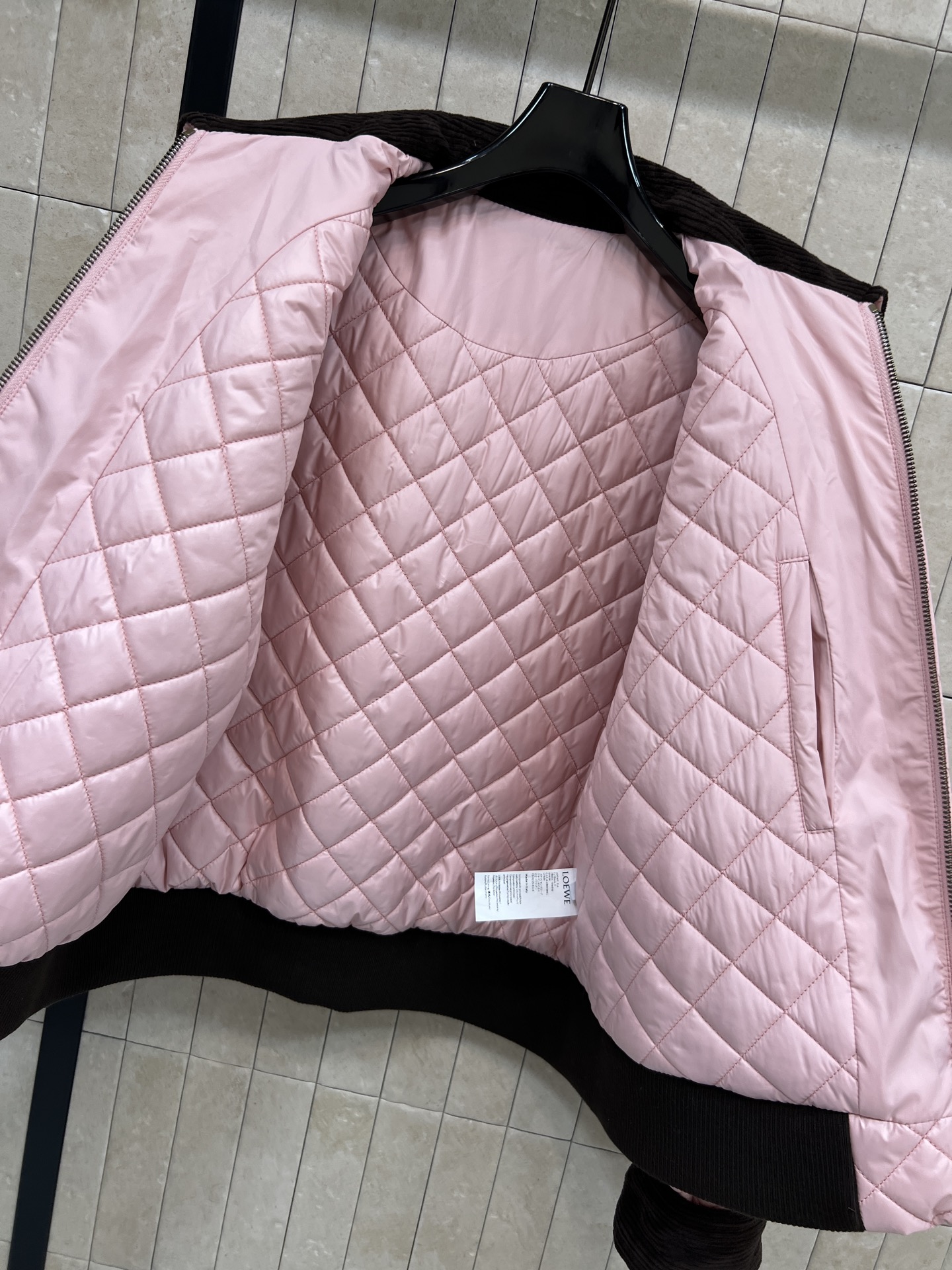 LW家 25秋冬新款 粉色菱格绗缝棉服 经典菱形绗缝+灯芯绒领口袖口 复古又时髦！夹棉设计防风保暖效果超