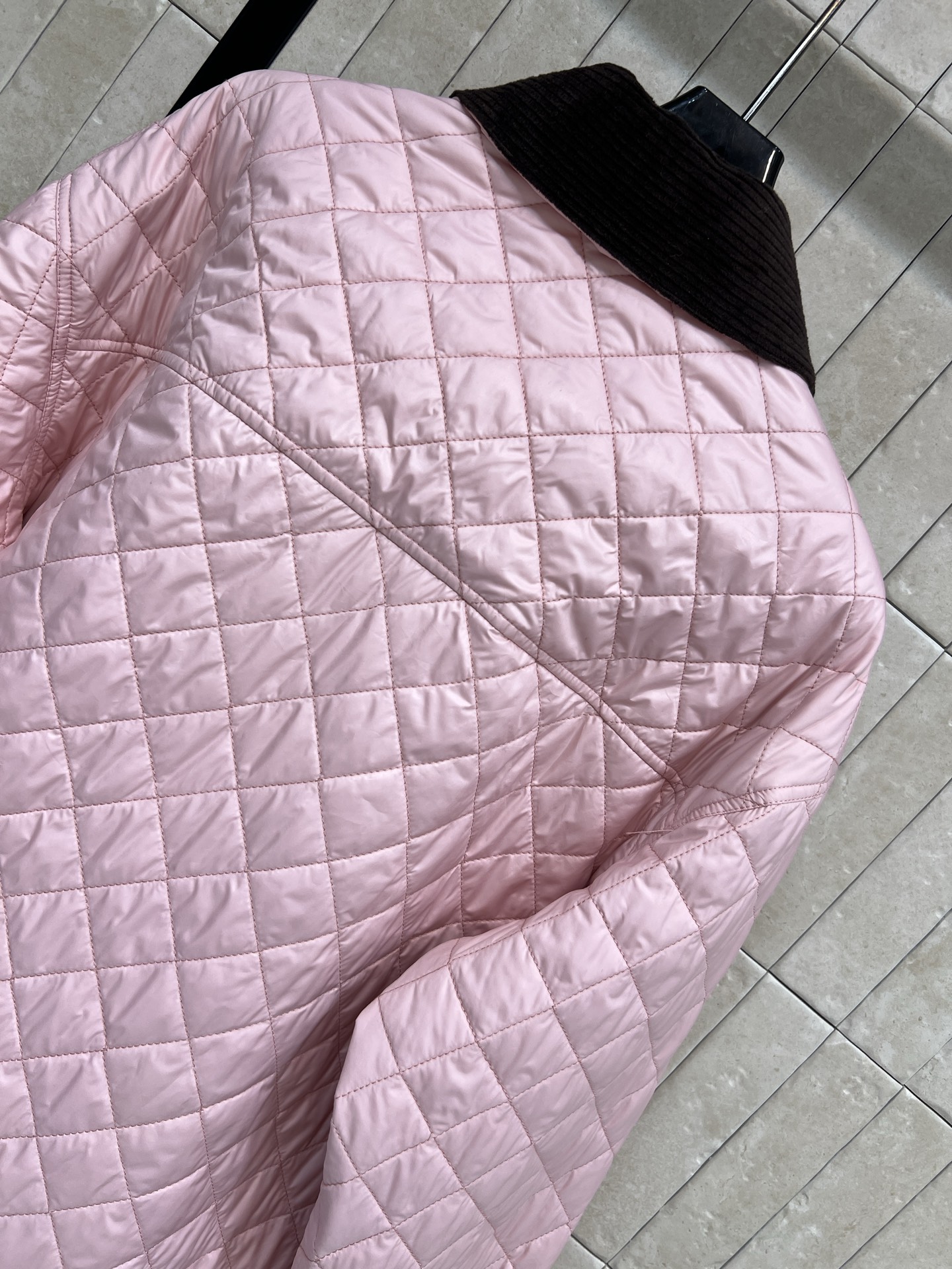 LW家 25秋冬新款 粉色菱格绗缝衬式棉服 经典菱形绗缝+灯芯绒领口袖口 复古又时髦！夹棉设计防风保暖效