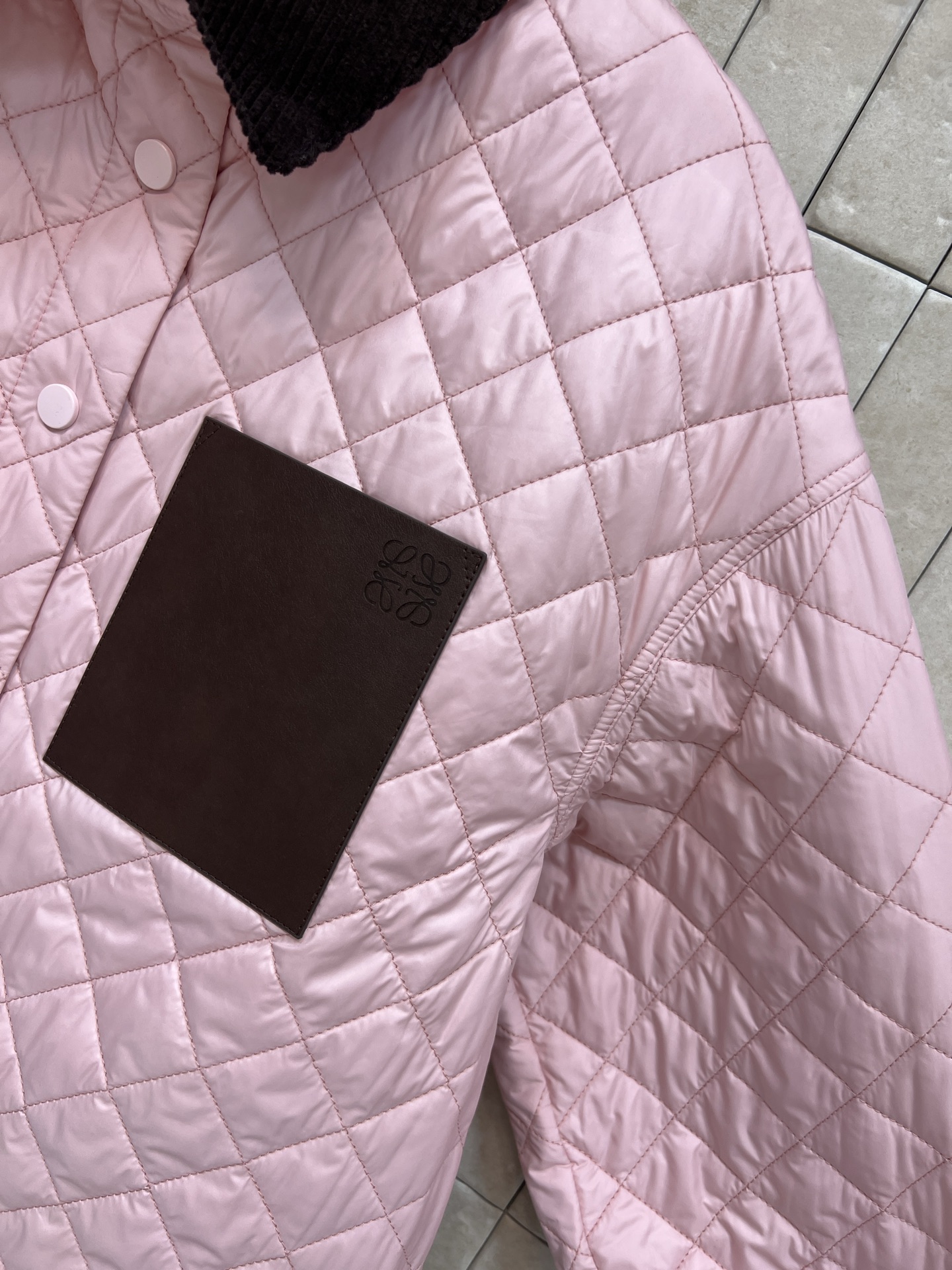 LW家 25秋冬新款 粉色菱格绗缝衬式棉服 经典菱形绗缝+灯芯绒领口袖口 复古又时髦！夹棉设计防风保暖效