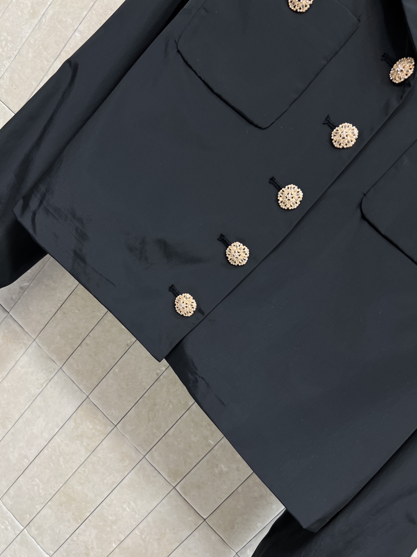 小香家 26早春新款 海军领黑色外套 经典小香风设计 金色双排扣装饰 优雅复古气质满分 袖口和下摆点缀金