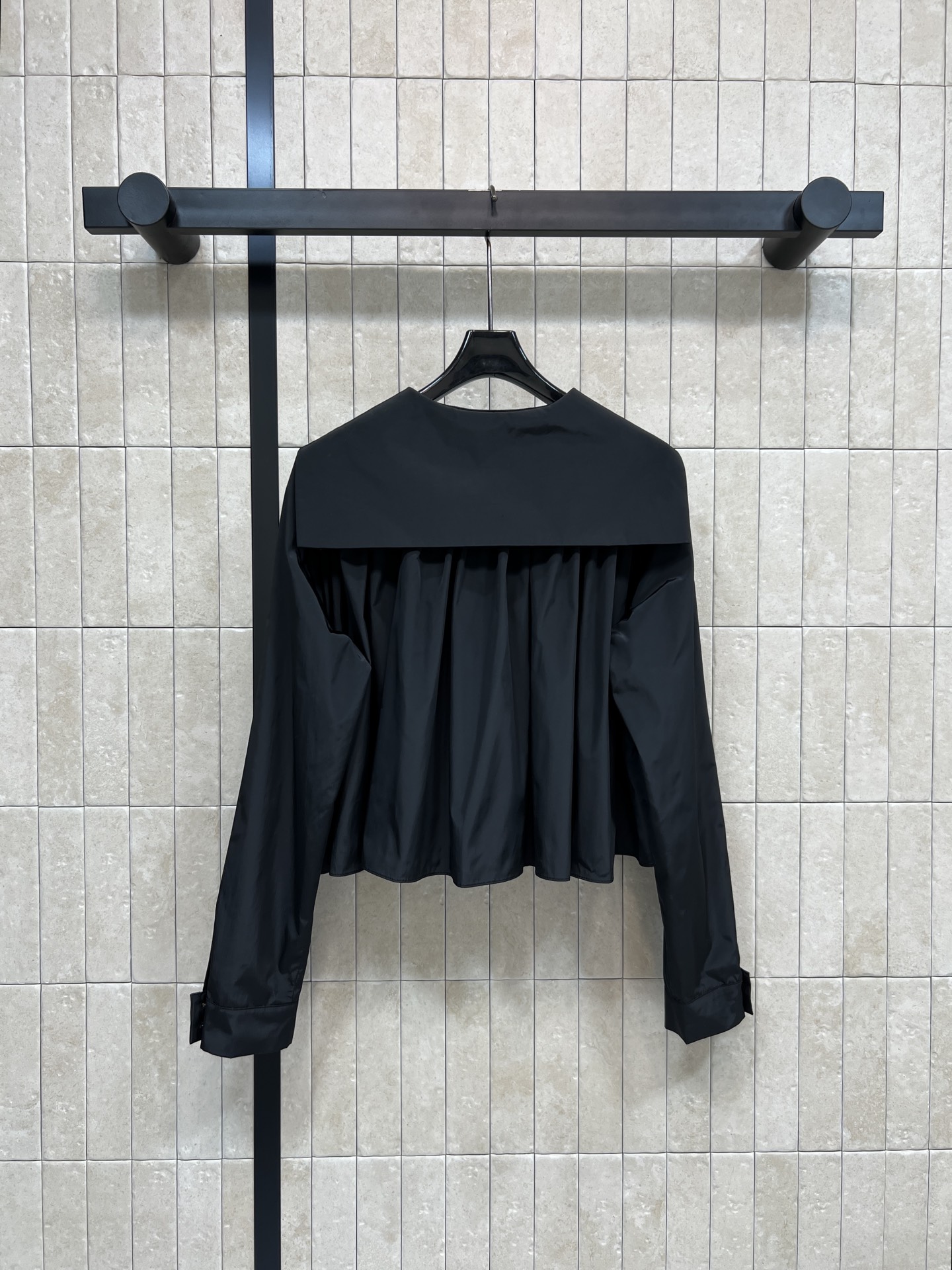 小香家 26早春新款 海军领黑色外套 经典小香风设计 金色双排扣装饰 优雅复古气质满分 袖口和下摆点缀金