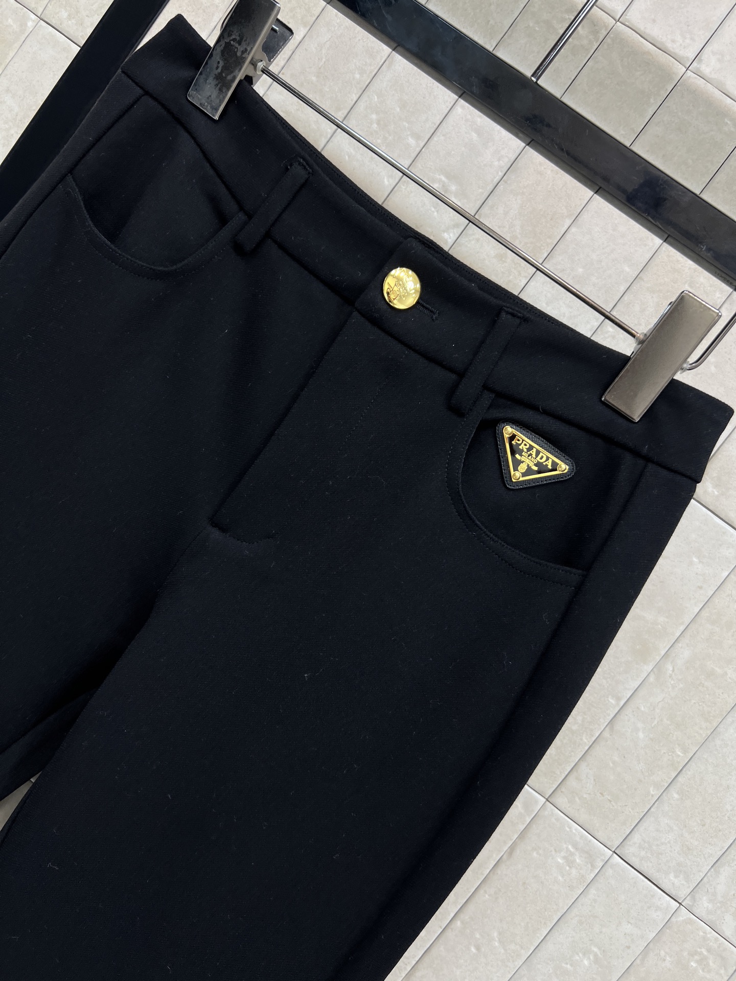 PD家 25秋冬新款 三角标喇叭裤 高腰版型 提高腰线 轻松分割身材比例 上身显高显瘦绝绝子 喇叭裤超级