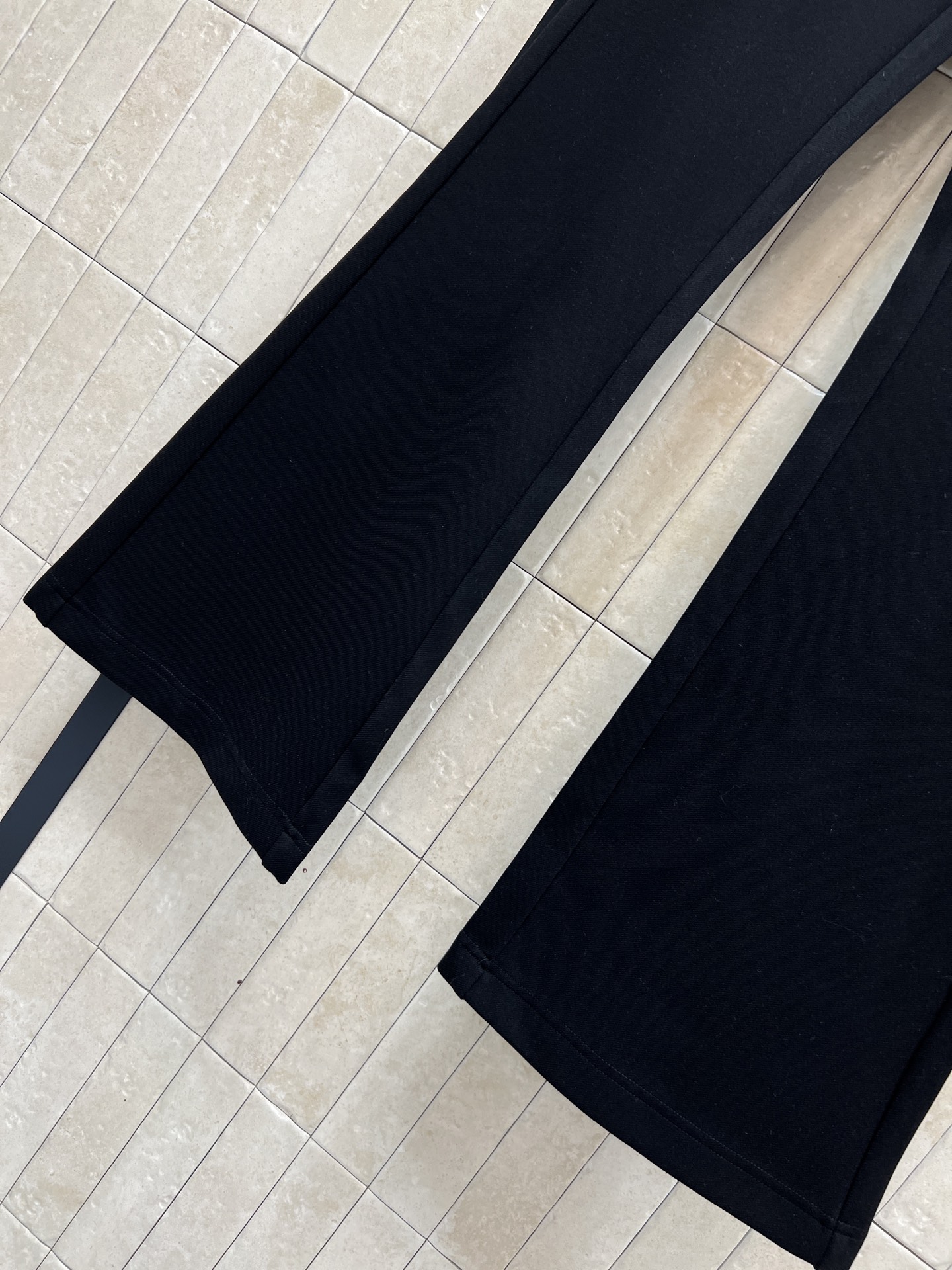 PD家 25秋冬新款 三角标喇叭裤 高腰版型 提高腰线 轻松分割身材比例 上身显高显瘦绝绝子 喇叭裤超级