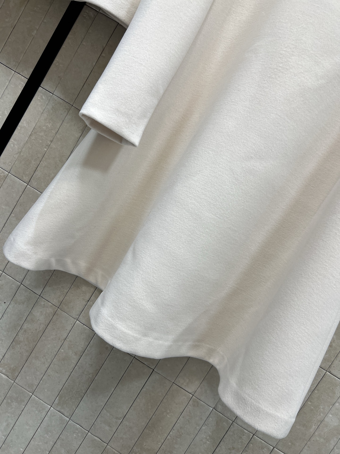 D家 25秋冬新款 白色毛呢套装 翻领长袖小外套+高腰半身裙 米白色毛呢材质 质地厚实垂感好 秋冬穿超合