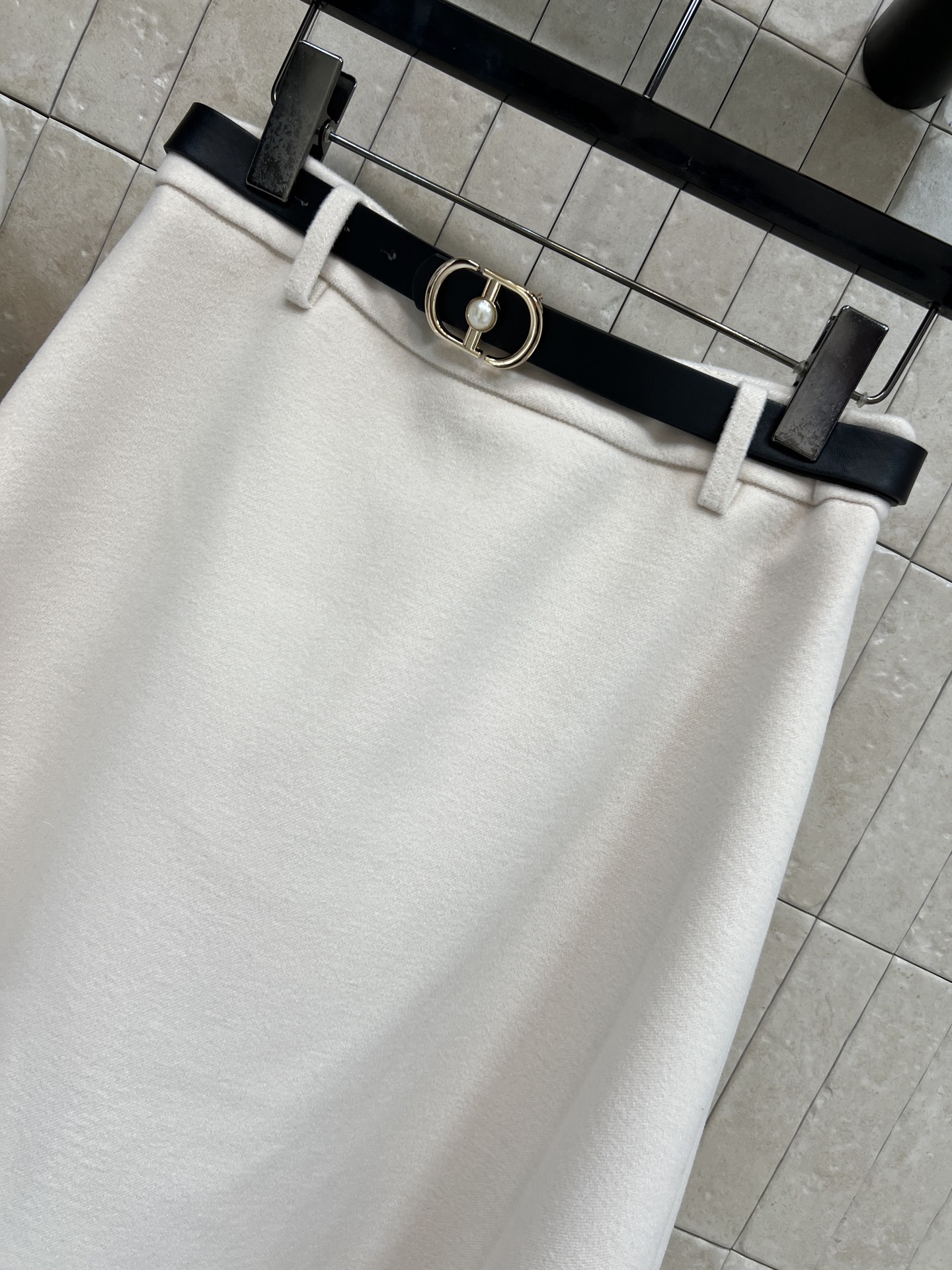 D家 25秋冬新款 白色毛呢套装 翻领长袖小外套+高腰半身裙 米白色毛呢材质 质地厚实垂感好 秋冬穿超合