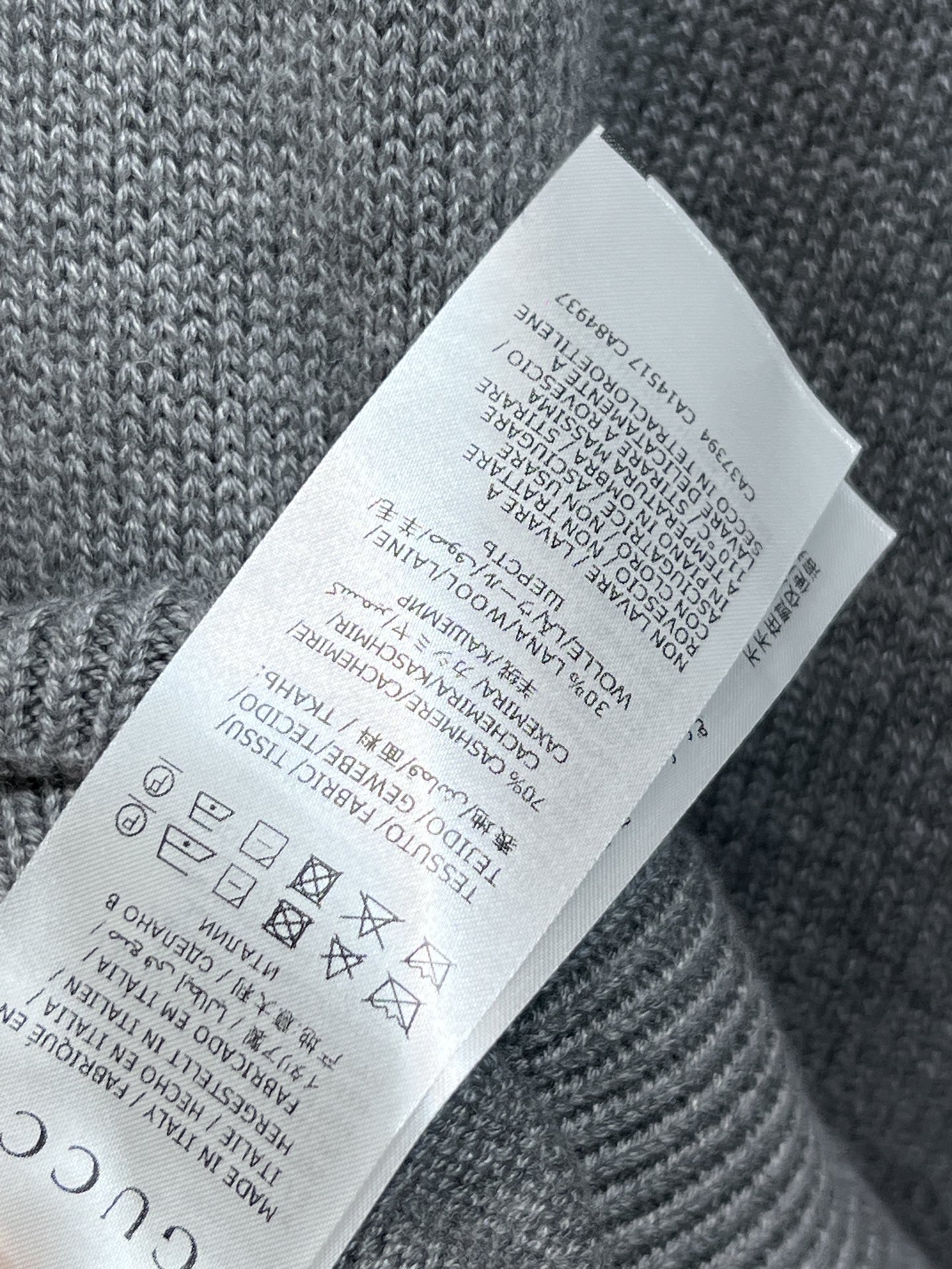 G家 26早春新款 logo刺绣毛衣 穿着舒适保暖 灰色主色调搭配红色马衔扣刺绣 节日氛围满满 宽松版型