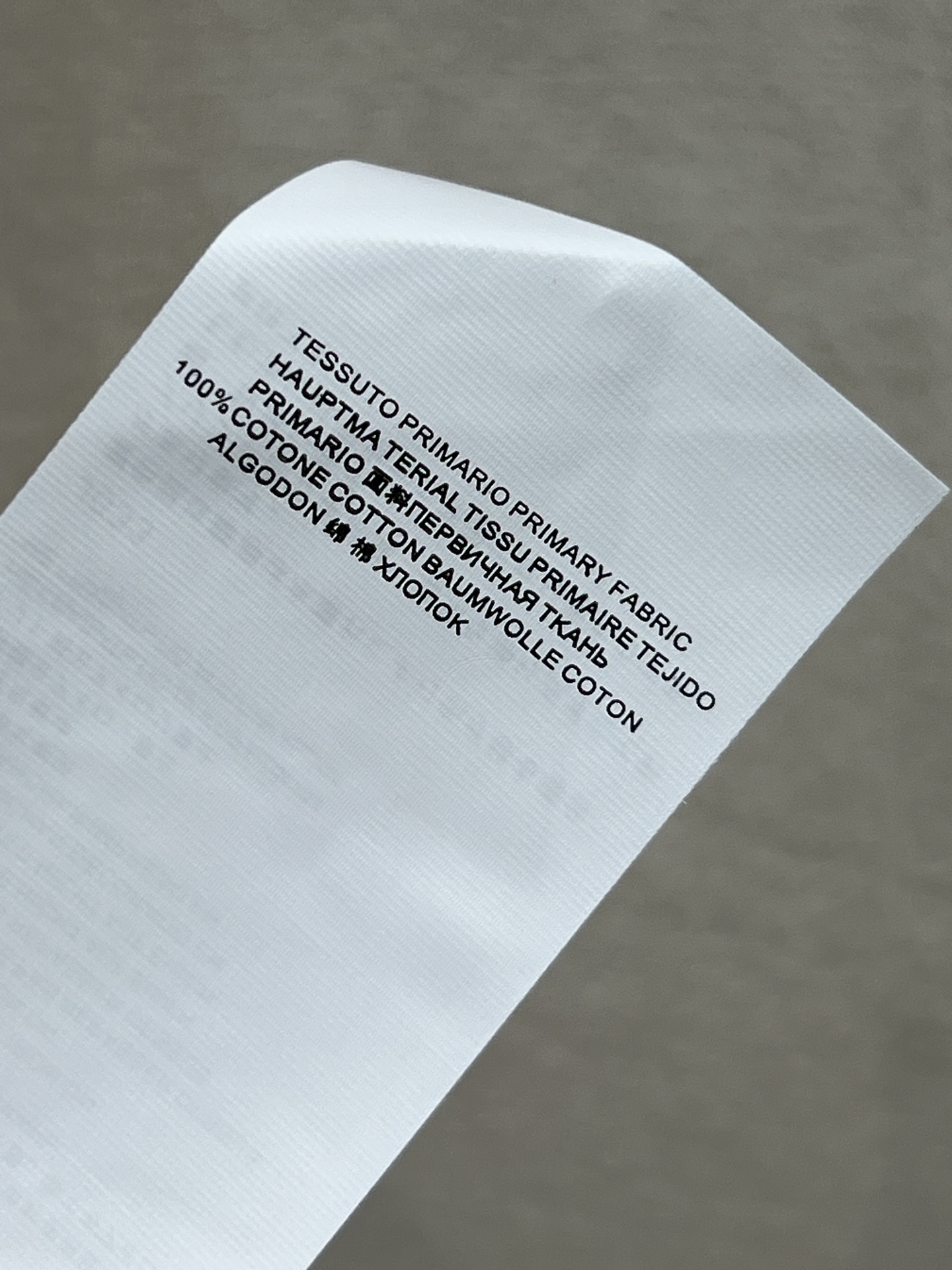 26春夏新款 数字印花短袖T恤 采用100%纯棉 柔软亲肤 透气性超棒！正面手写数字 品牌标识 涂鸦风格