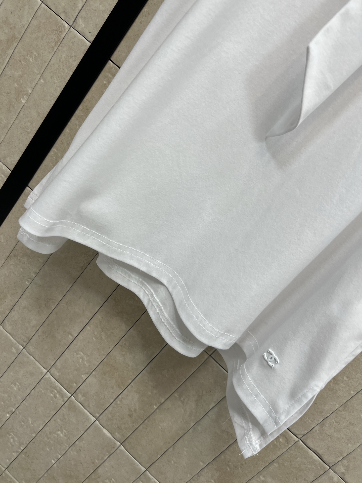 小香家 26春夏新款 立领系带无袖衬衫 蝴蝶结系带+立体花朵装饰 法式甜美感满满 无袖直筒宽松版型 舒适