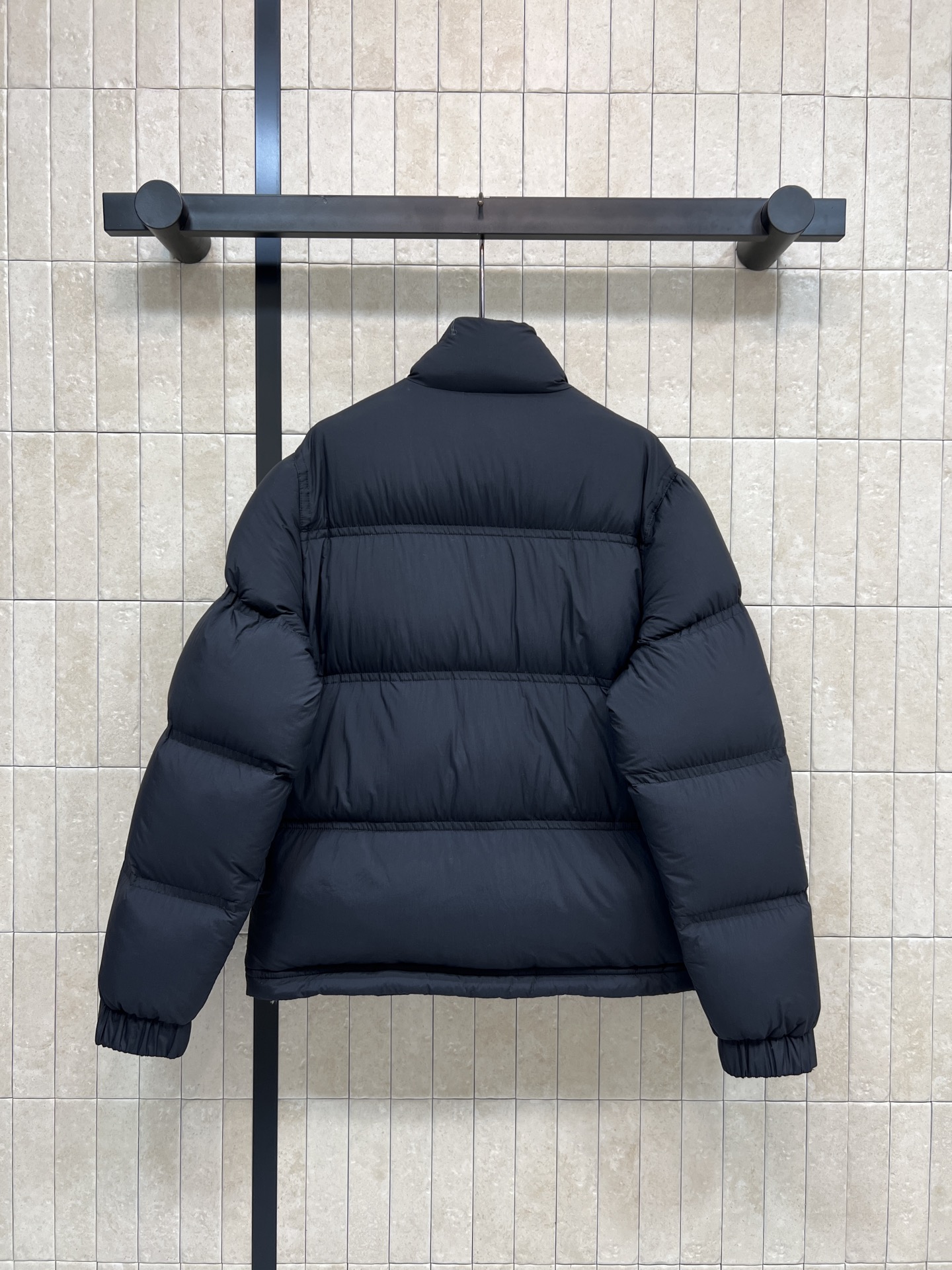 MO家 25秋冬新款 黑色立领羽绒服 立领拼接灯芯绒设计 低调又高级 里面羊羔毛内衬 北方冬季也能轻松驾