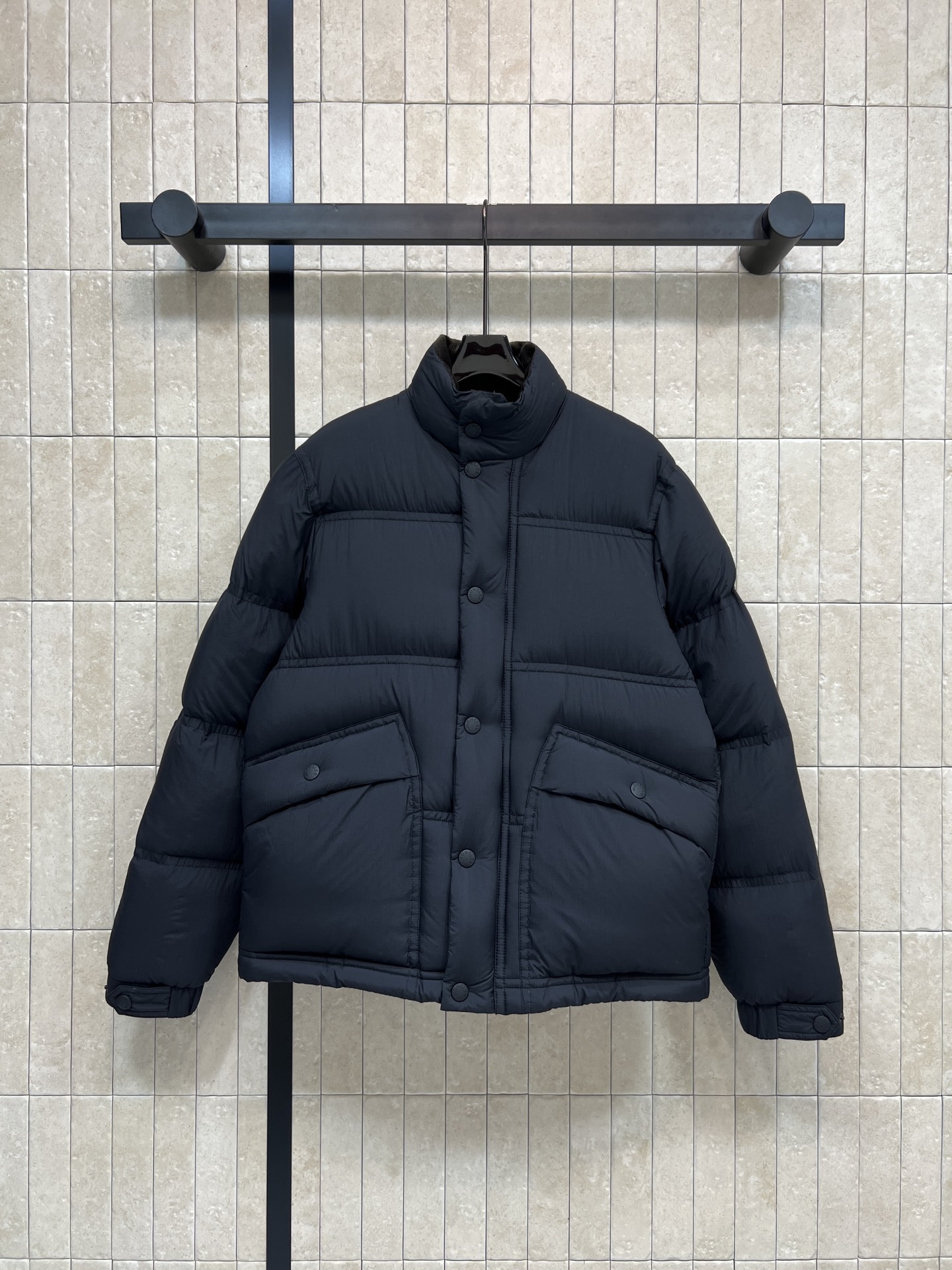 MO家 25秋冬新款 黑色立领羽绒服 立领拼接灯芯绒设计 低调又高级 里面羊羔毛内衬 北方冬季也能轻松驾