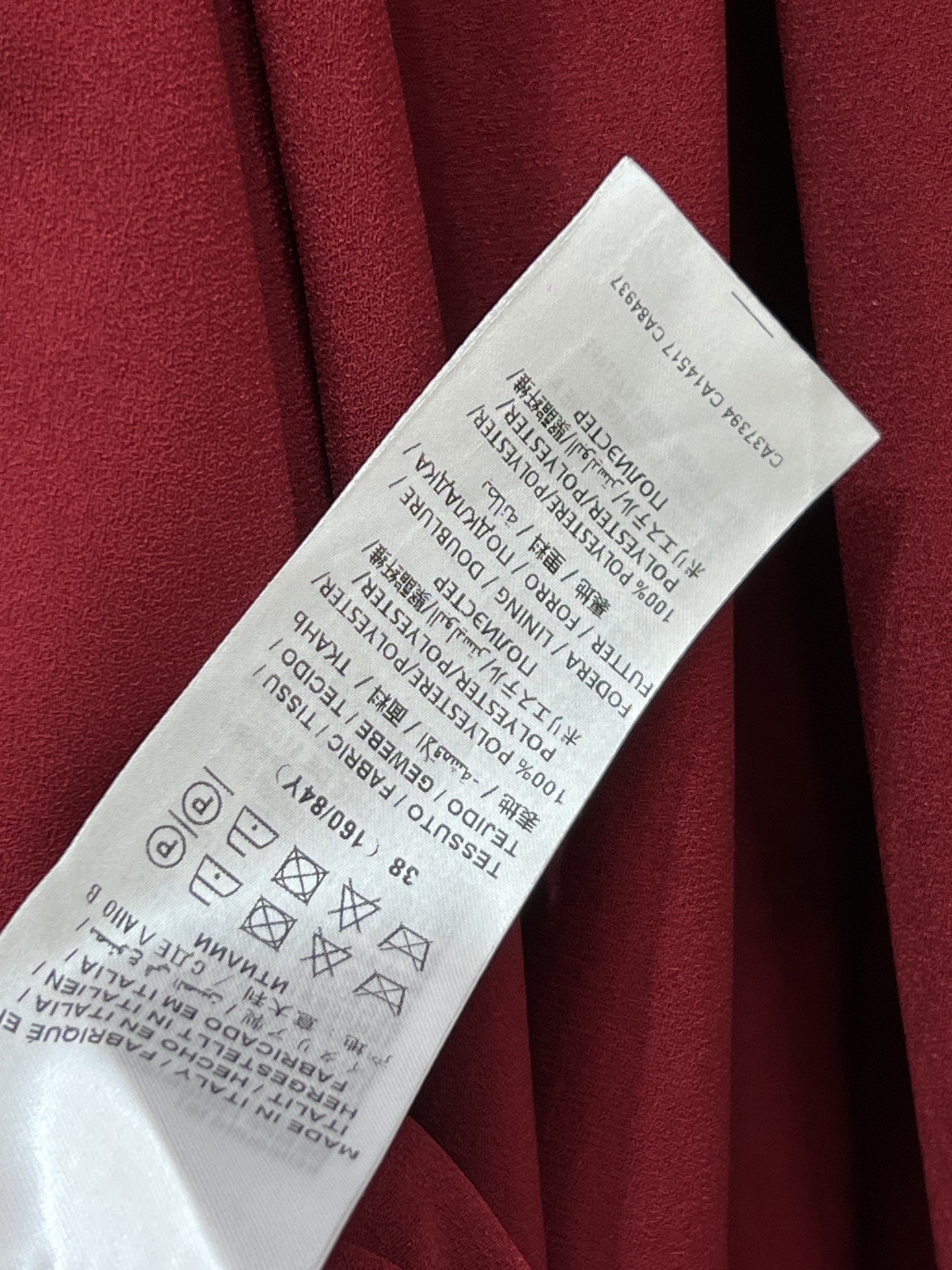 G家 26春夏新款 复古酒红连衣裙 轻薄面料+灯笼袖设计 蝴蝶结系带超有氛围感！黑色皮革腰带收腰显身材 