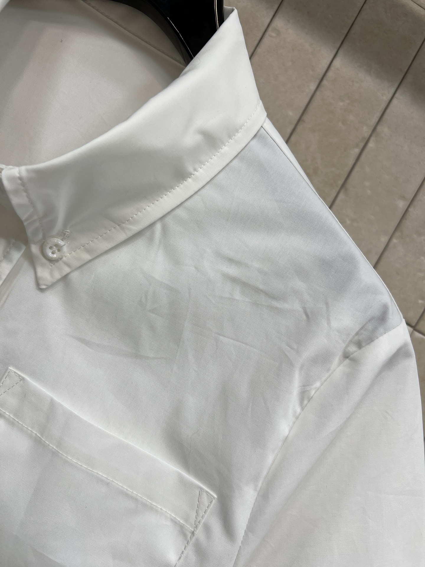 PD家 26春夏新款 翻领短袖衬衫 采用轻薄透气棉质面料 夏天穿超舒服！经典翻领+单排纽扣设计 单口袋品