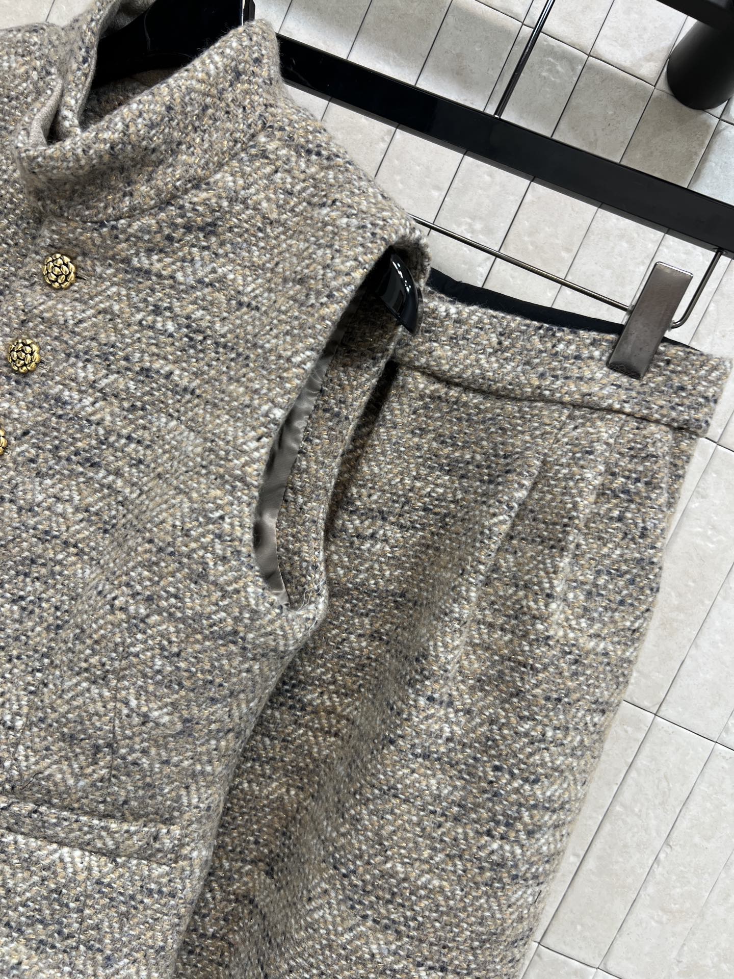 Loro Piana 25秋冬新款 小香风羊毛套装 立领马甲外套+高腰阔腿裤 采用羊毛混纺面料 柔软又保