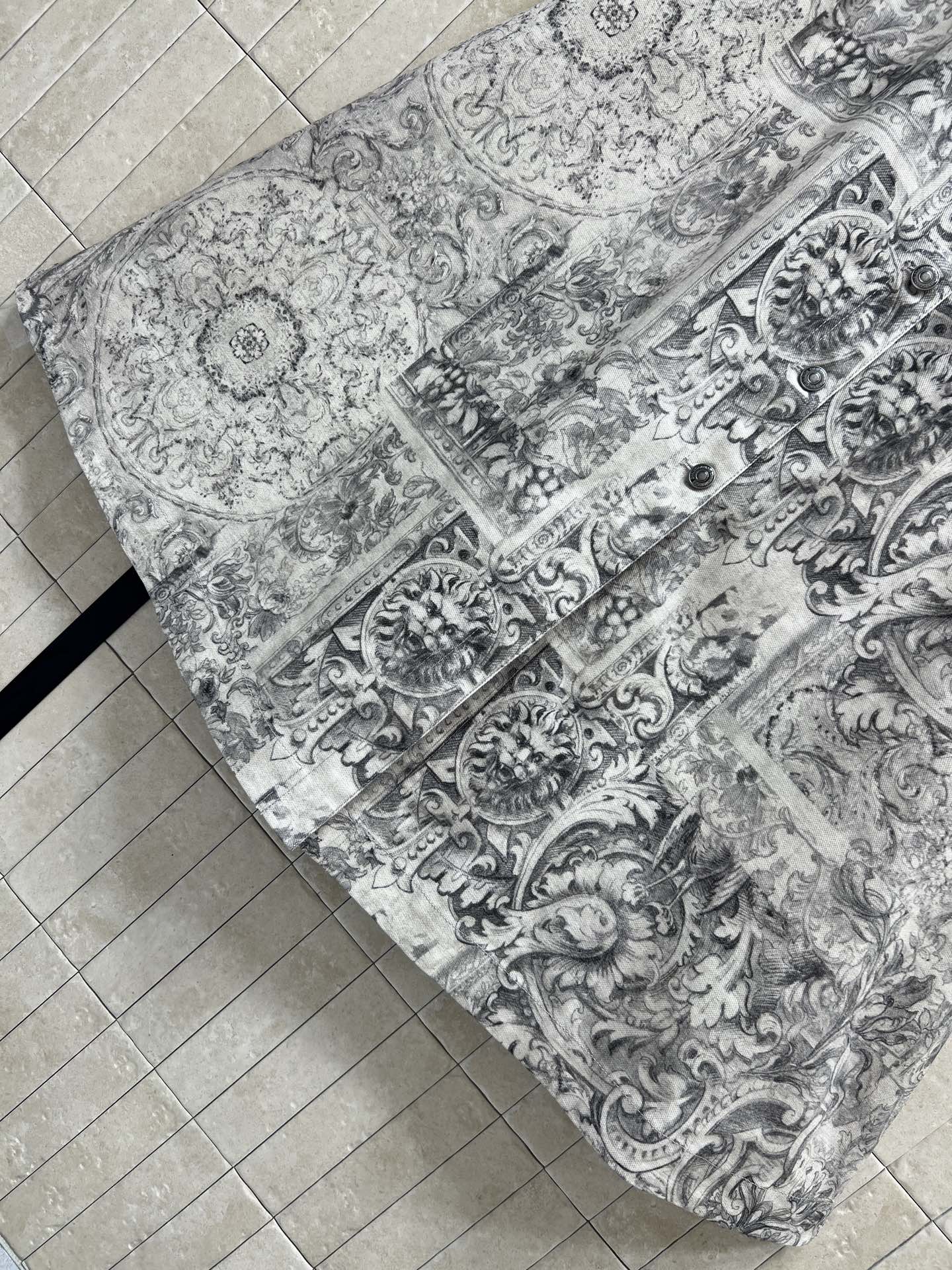 D家 26春夏新款 印花抹胸连衣裙 束腰设计+中长款剪裁 优雅复古气质满分！黑白印花灵感源自法式田园风 