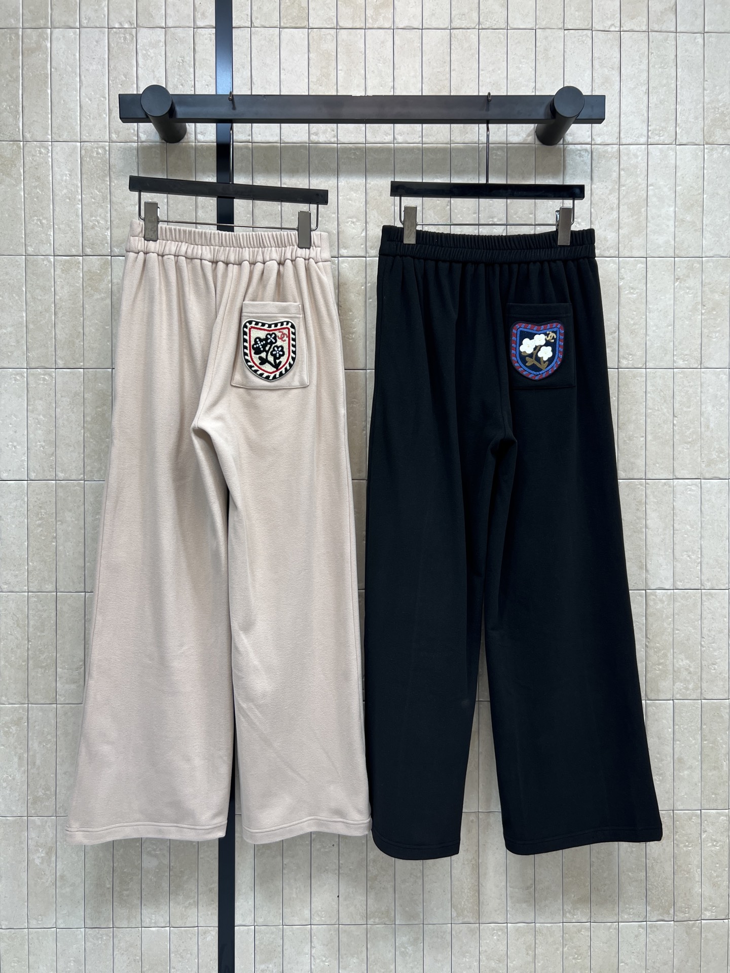 小香家 25秋冬新款 后口袋刺绣阔腿裤 高腰设计+棉质面料 舒适又保暖 秋冬穿超合适！松紧腰方便穿脱 宽