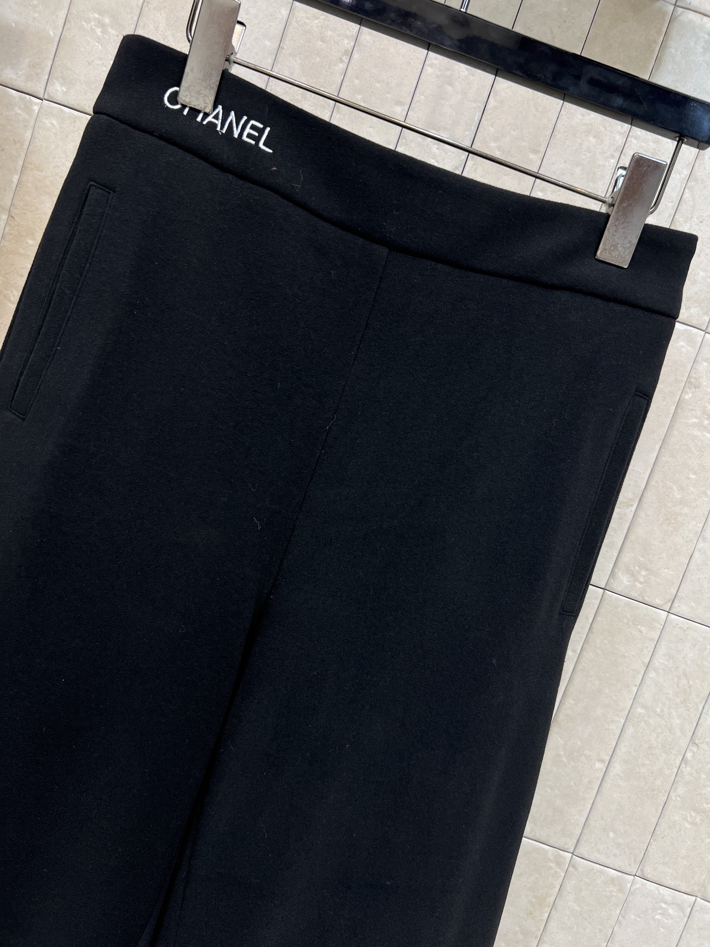 小香家 25秋冬新款 后口袋刺绣阔腿裤 高腰设计+棉质面料 舒适又保暖 秋冬穿超合适！松紧腰方便穿脱 宽