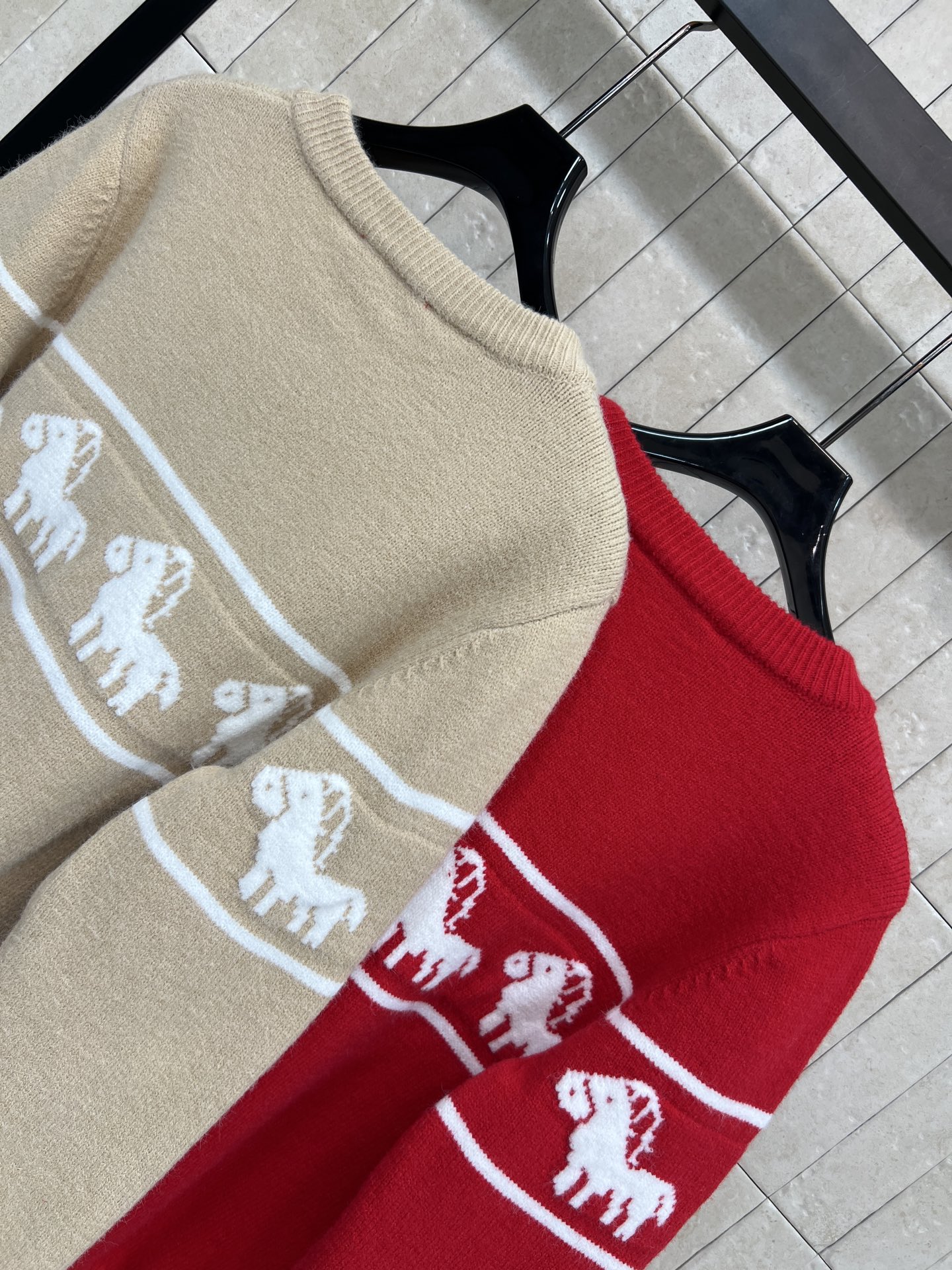 G家 25秋冬新款 马图案针织圆领毛衣 采用高品质羊毛，柔软又保暖 秋冬穿超合适！白色马图案 复古又时髦