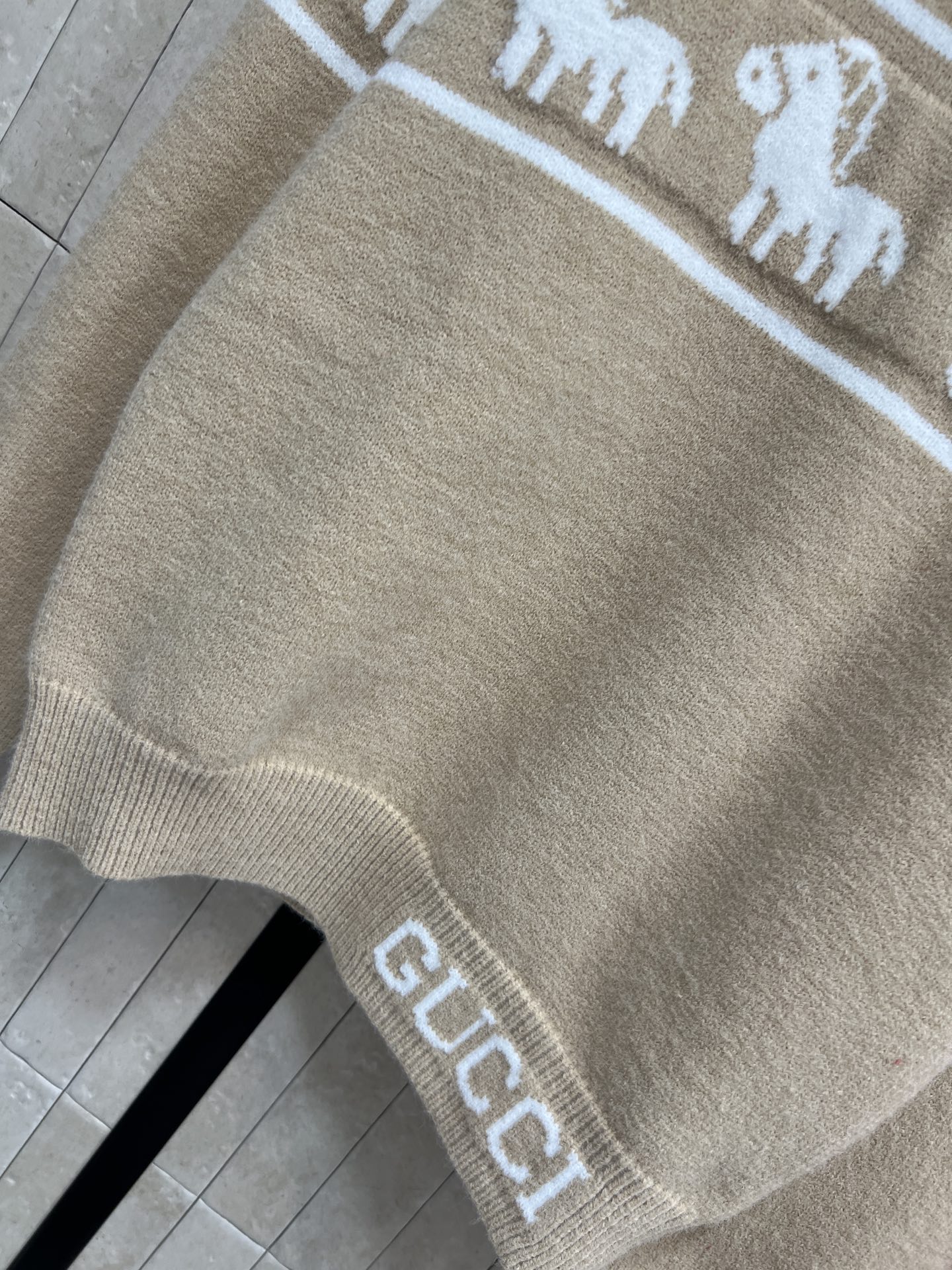 G家 25秋冬新款 马图案针织圆领毛衣 采用高品质羊毛，柔软又保暖 秋冬穿超合适！白色马图案 复古又时髦