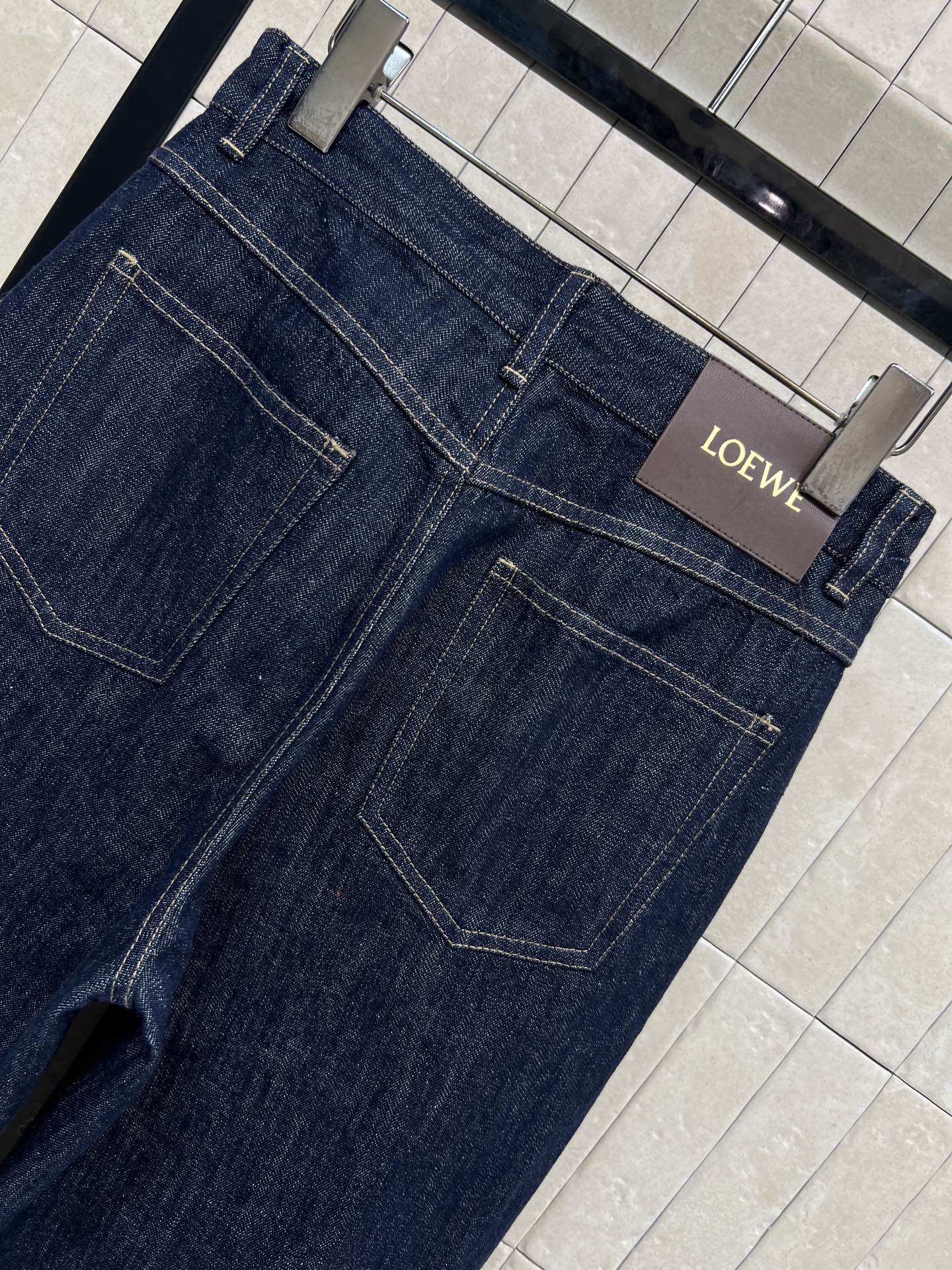 LW家 26早春新款 深蓝色高腰阔腿牛仔裤 配同色腰带 复古又实用！高腰设计拉长腿部比例 显瘦显高 压褶