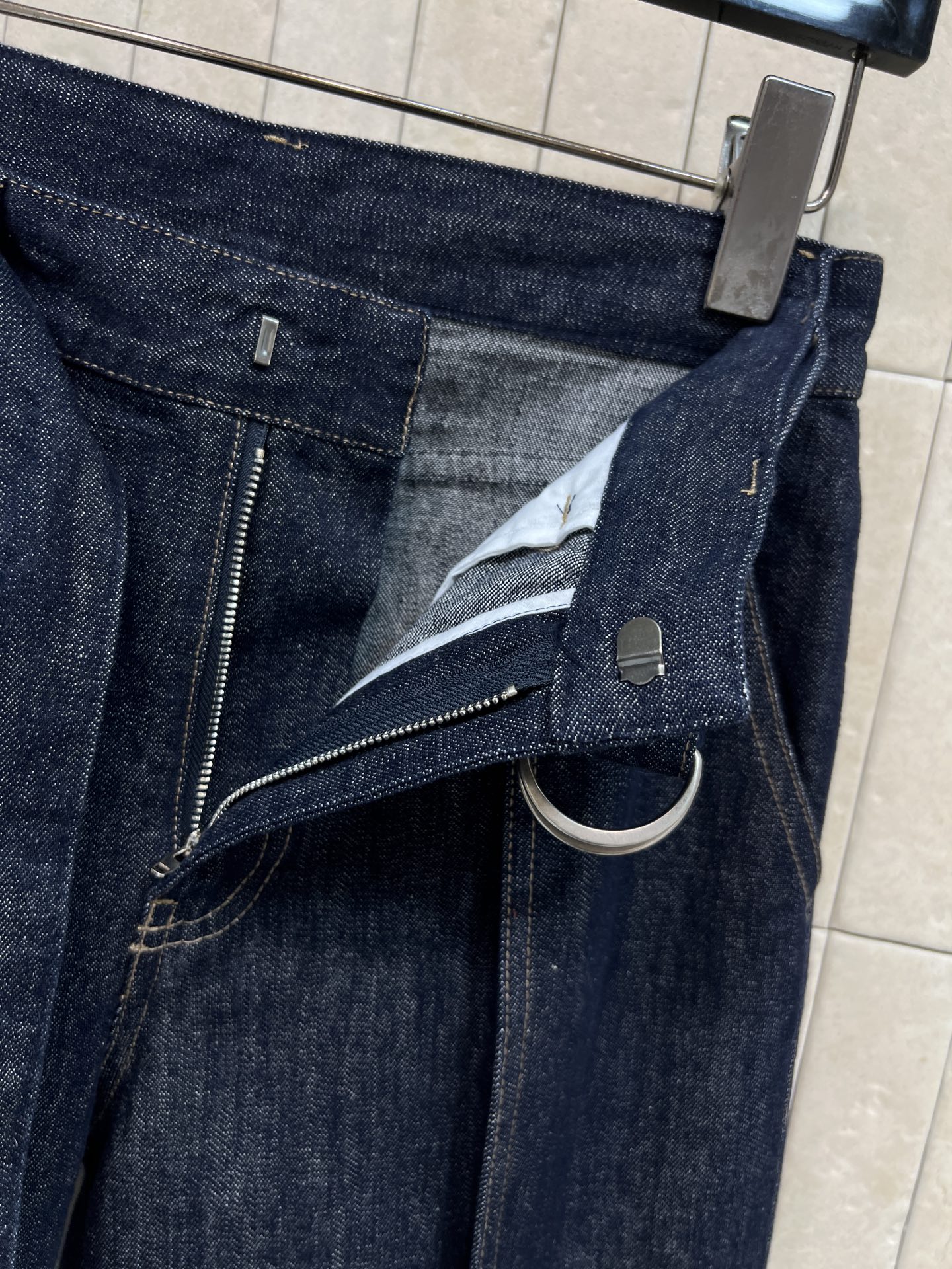 LW家 26早春新款 深蓝色高腰阔腿牛仔裤 配同色腰带 复古又实用！高腰设计拉长腿部比例 显瘦显高 压褶