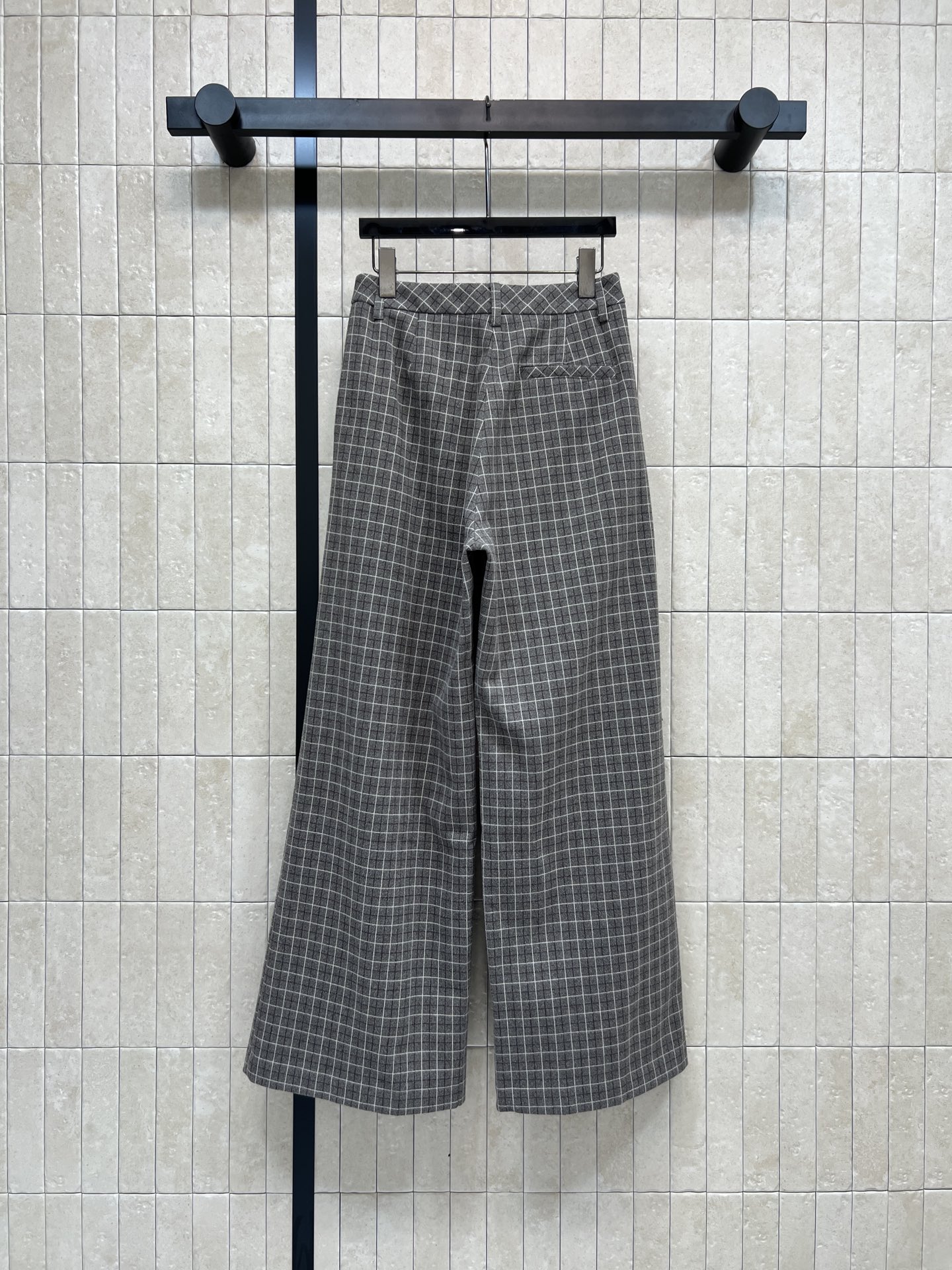 MIU家 26早春新款 灰咖色格纹阔腿裤 复古格纹设计 磨毛面料柔软舒适 秋冬穿超合适！高腰宽松版型 垂