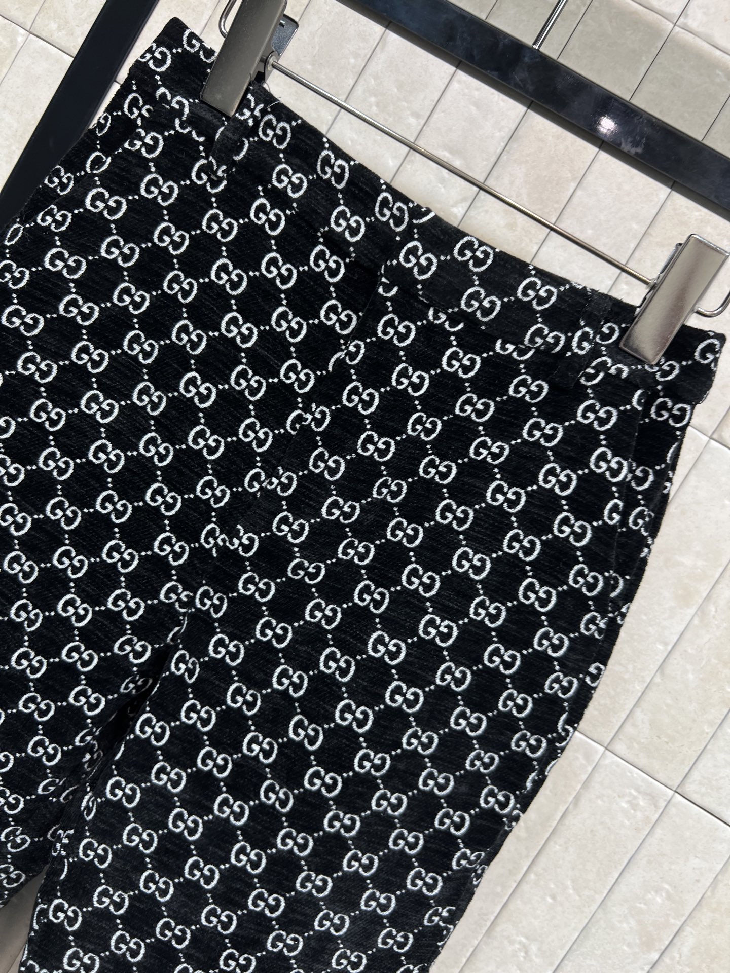 G家 26早春新款 双G提花阔腿裤 黑色底布配白色双G 提花 品牌辨识度超高 宽松直筒设计 舒适又时髦 