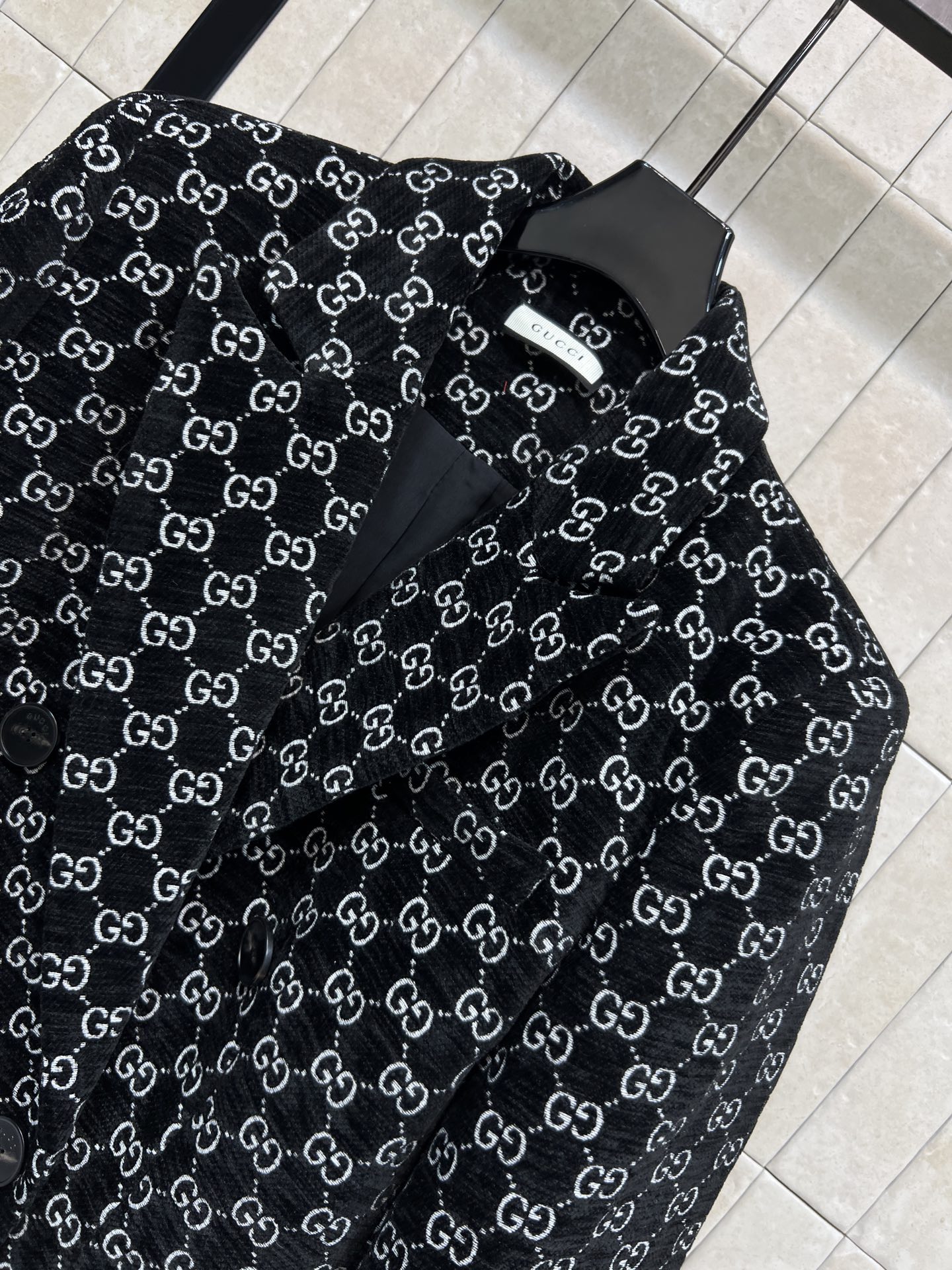 G家 26早春新款 双G提花西装外套 黑色主调+满印双G提花标志 品牌辨识度超高！秋冬穿超合适合 双排扣