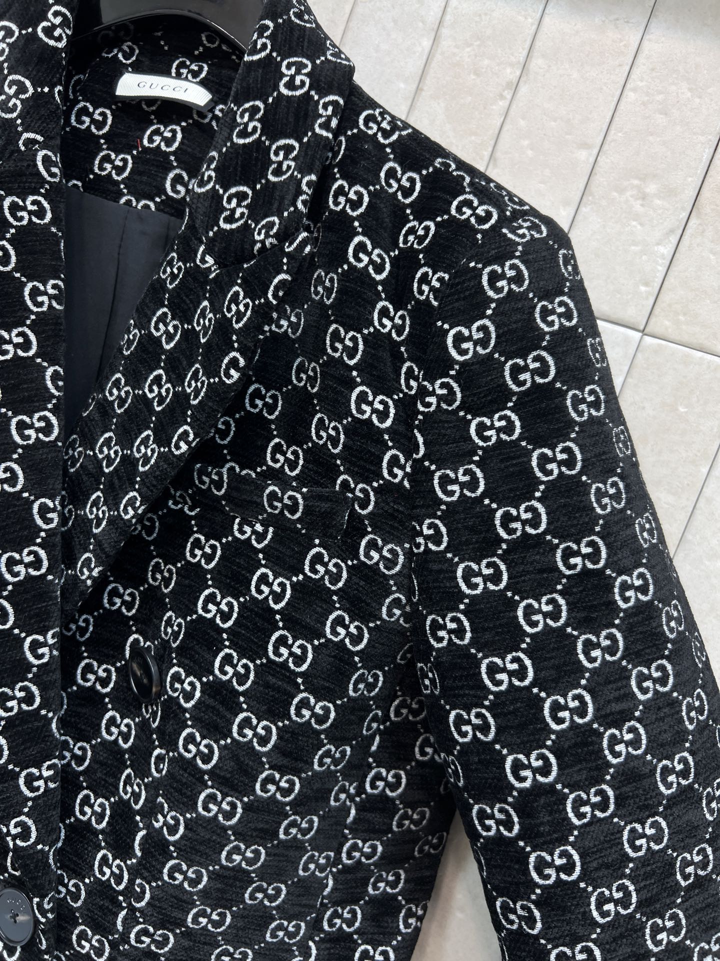 G家 26早春新款 双G提花西装外套 黑色主调+满印双G提花标志 品牌辨识度超高！秋冬穿超合适合 双排扣