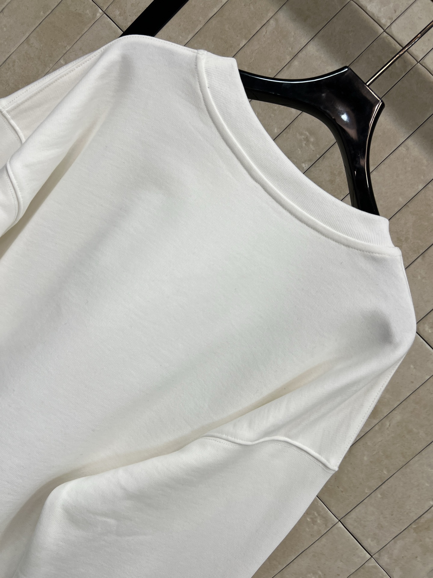 G家 26早春新款 白色印花图案圆领卫衣 基础卫衣版型上身百搭不挑人 遮肉显瘦绝绝子 胸前品牌印花图案点