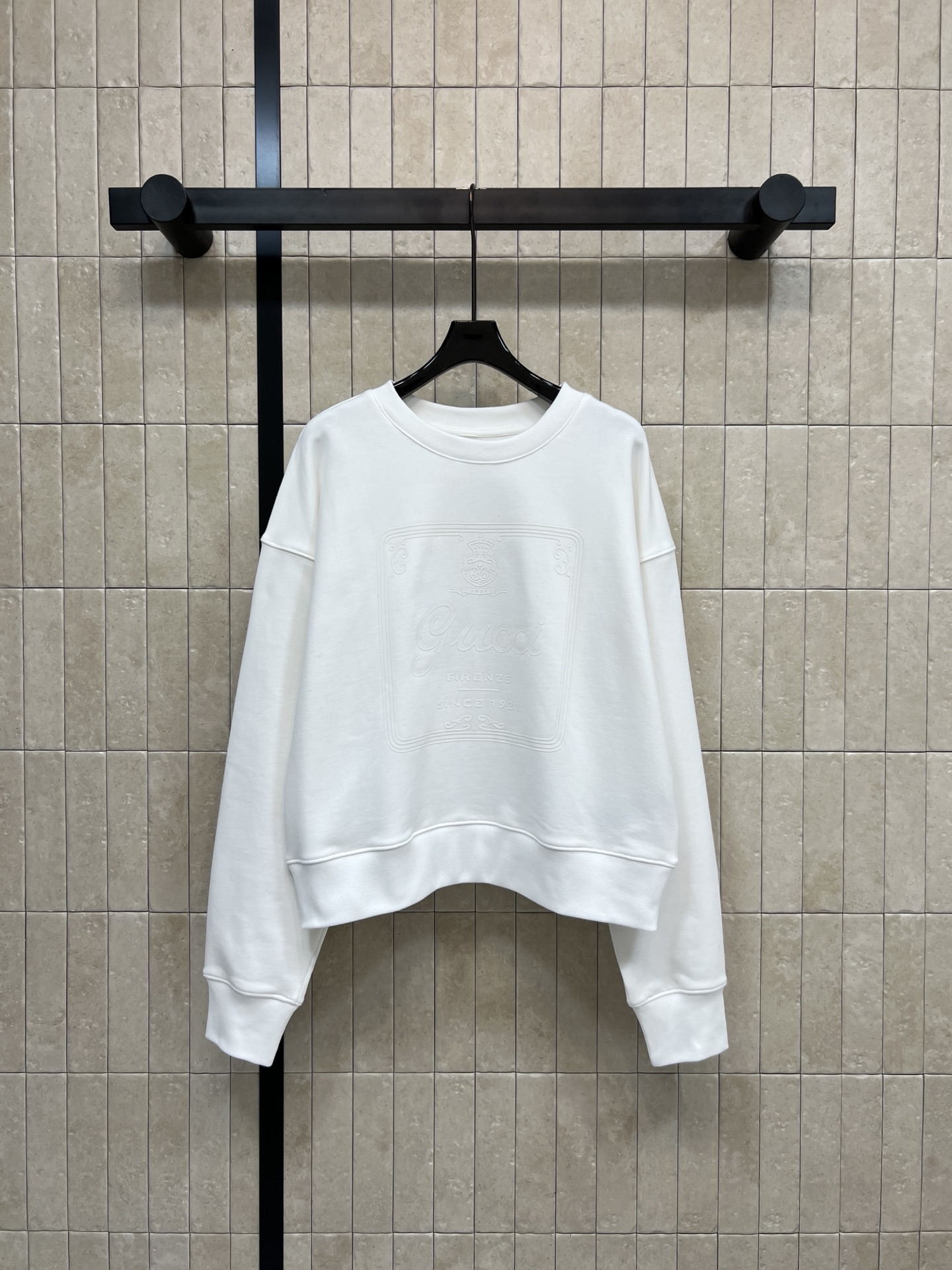 G家 26早春新款 白色印花图案圆领卫衣 基础卫衣版型上身百搭不挑人 遮肉显瘦绝绝子 胸前品牌印花图案点